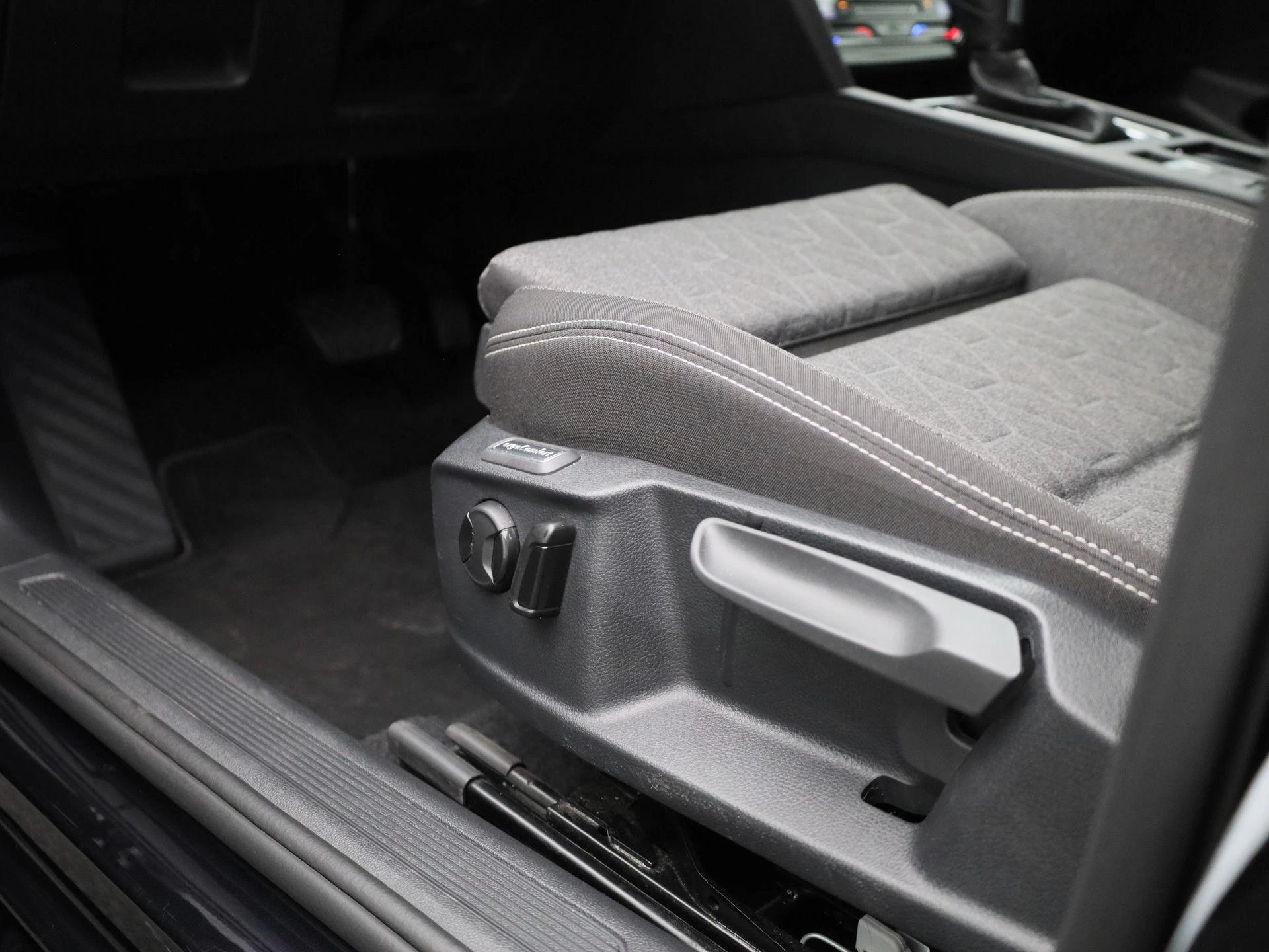 Volkswagen Passat Variant 1.6 TDI Elegance Business R