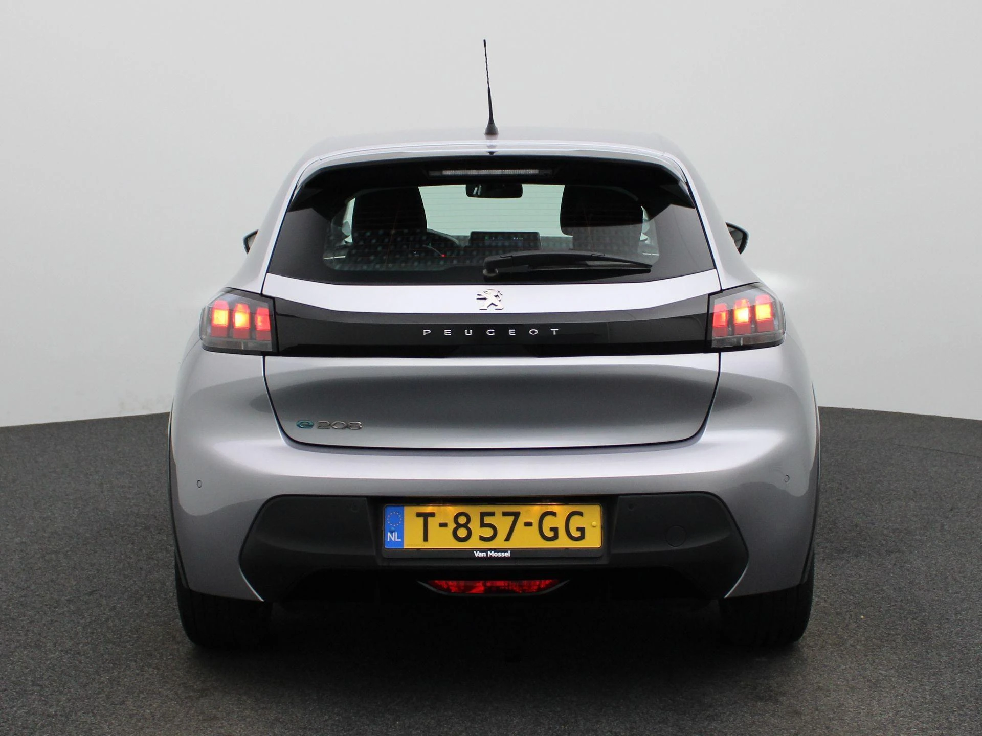 Peugeot-e-208-image-4