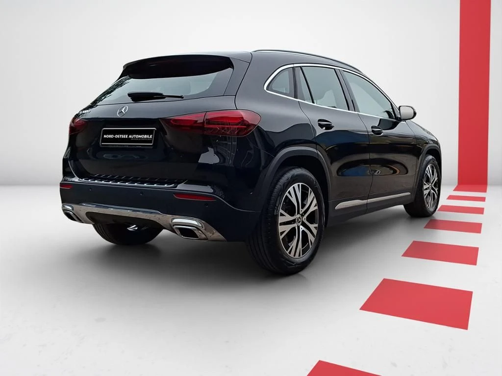 Mercedes-Benz-GLA 200 d-image-5