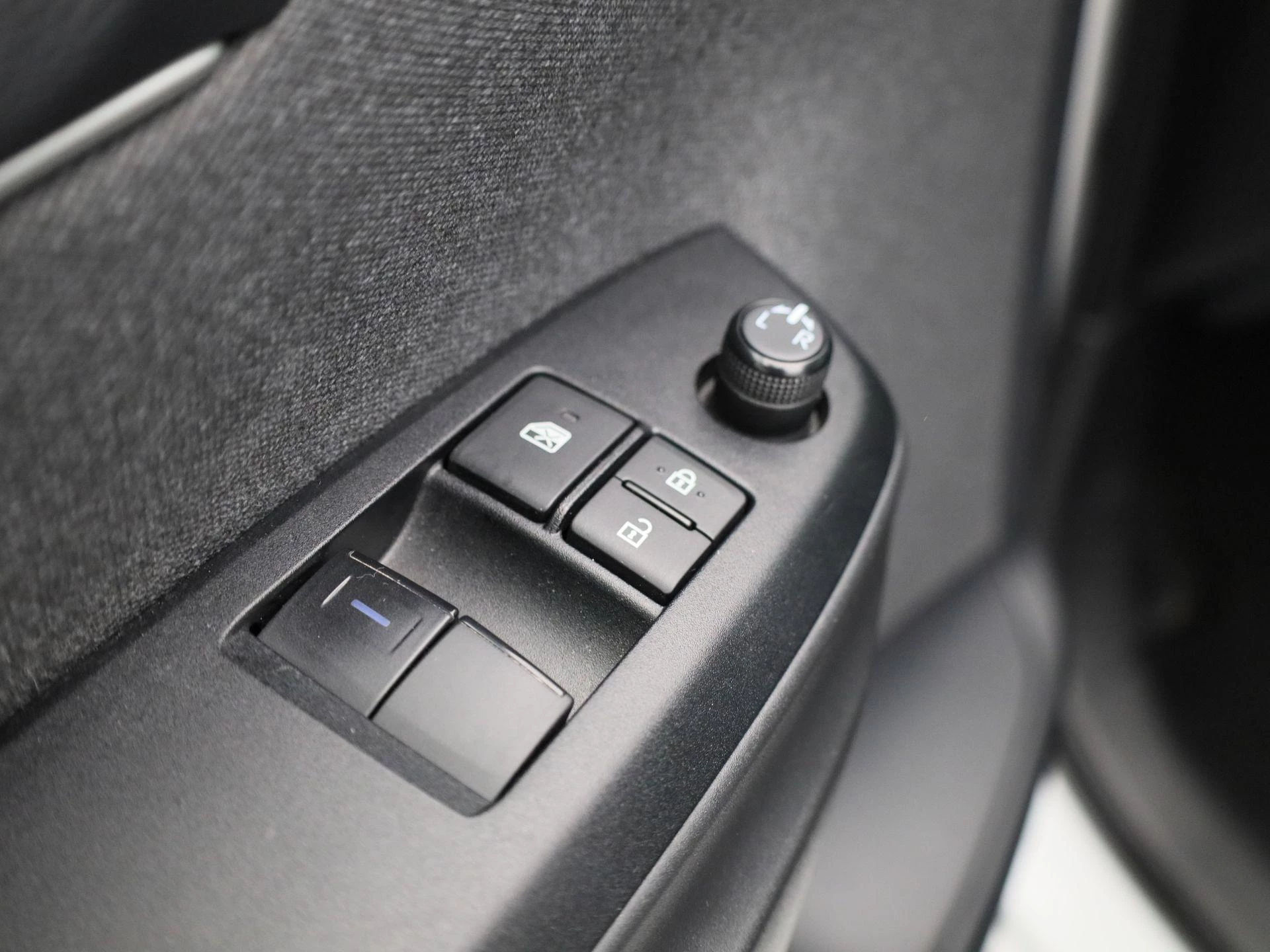 Toyota-Yaris-image-23