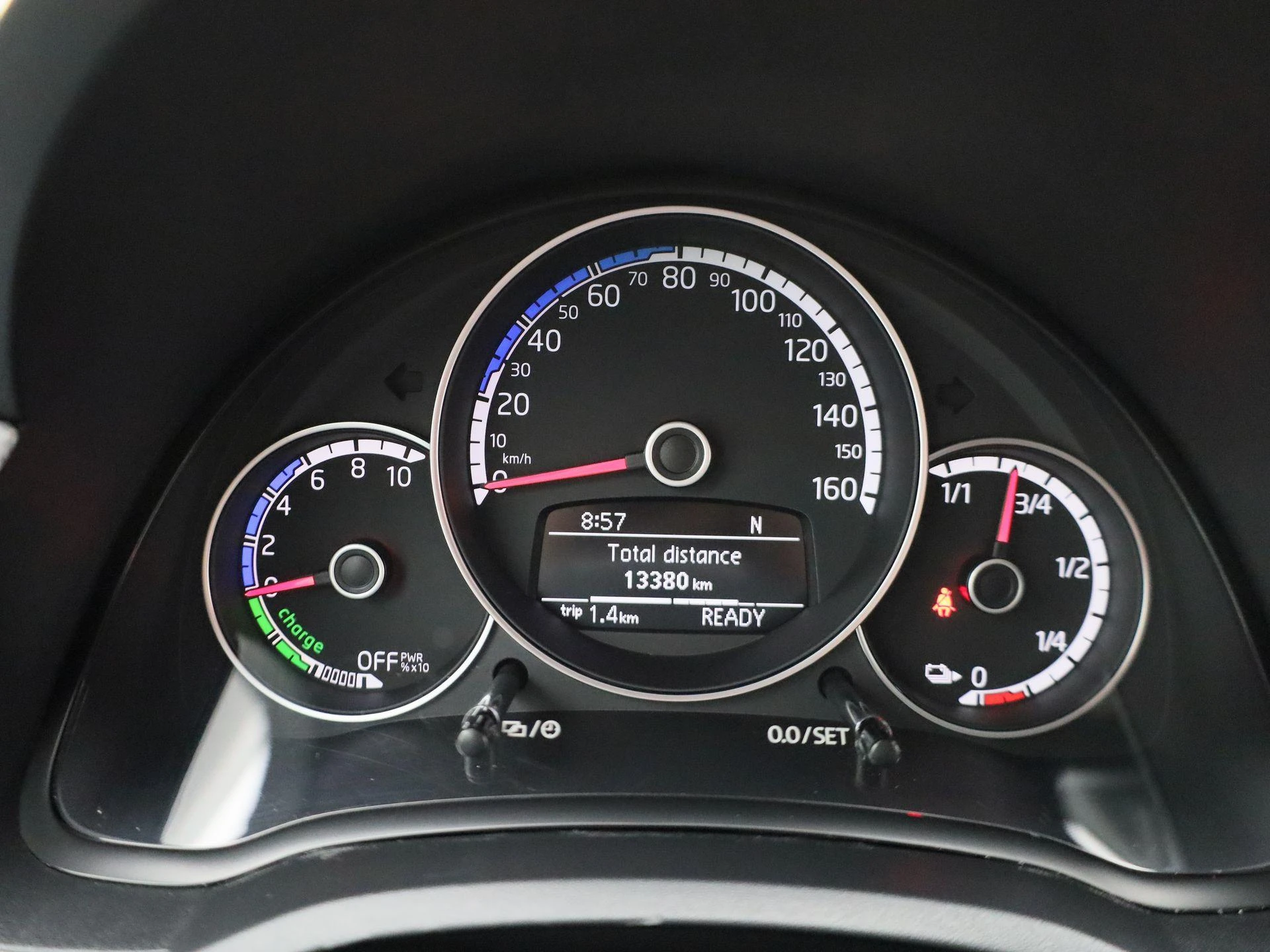 Volkswagen-e-up!-image-16