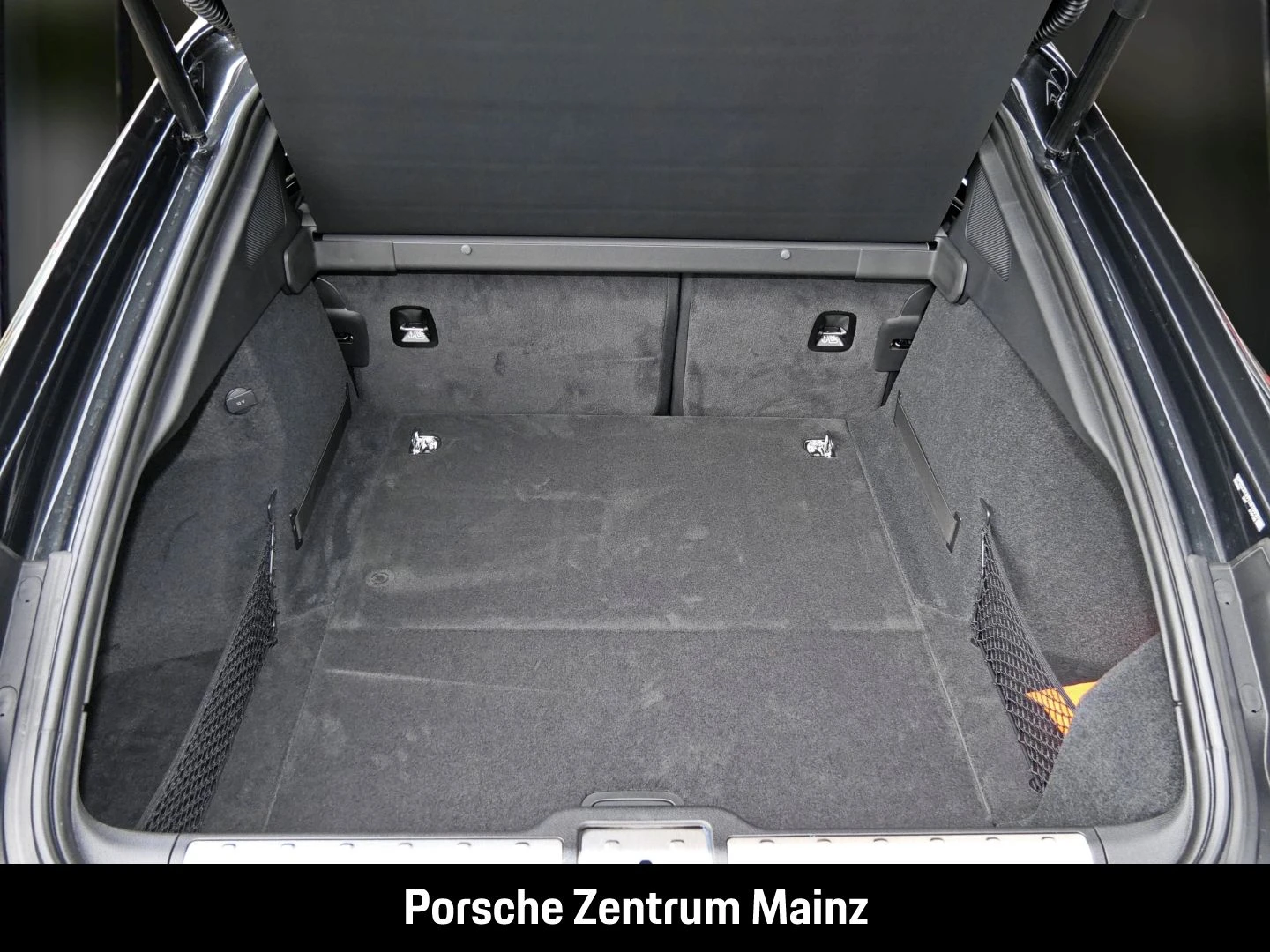 Porsche-Panamera-image-29