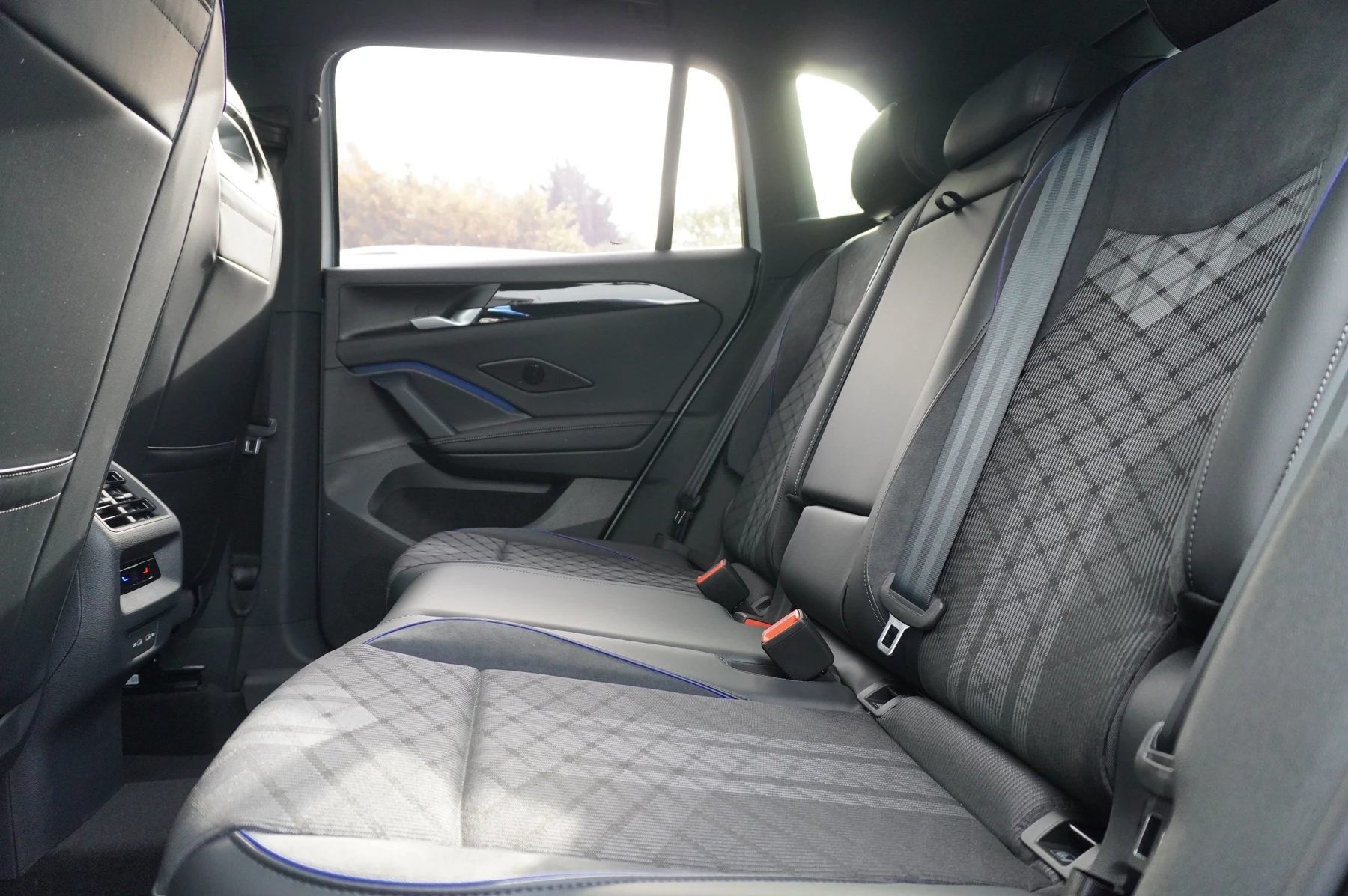 Volkswagen-Tiguan-image-9