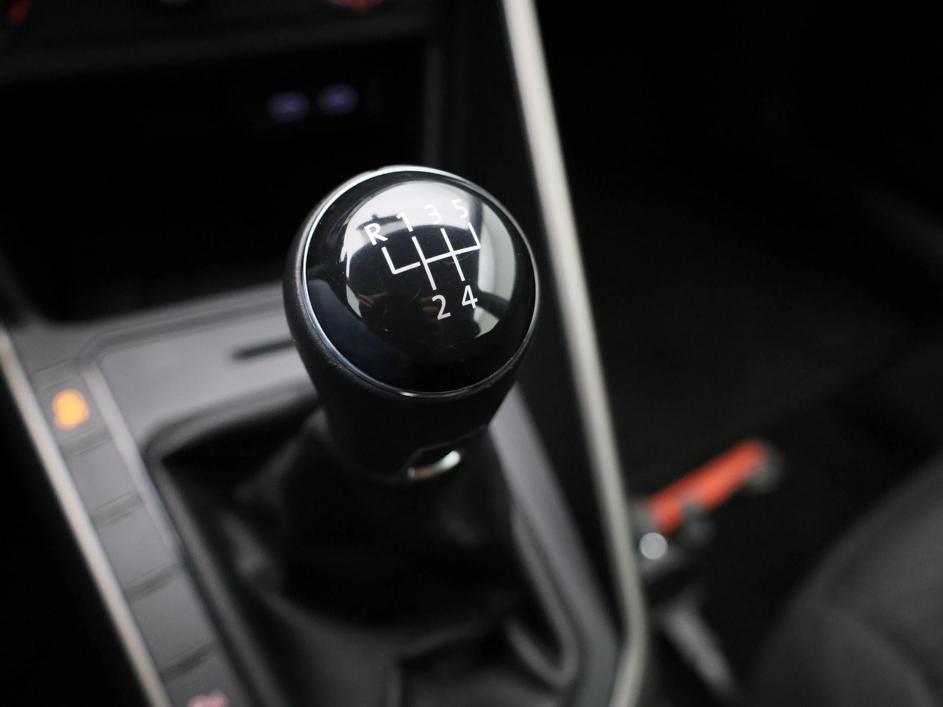 Volkswagen-Polo-image-25