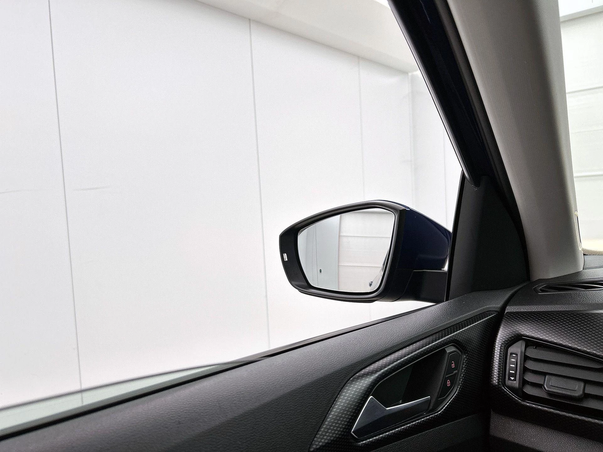 Volkswagen-T-Cross-image-15