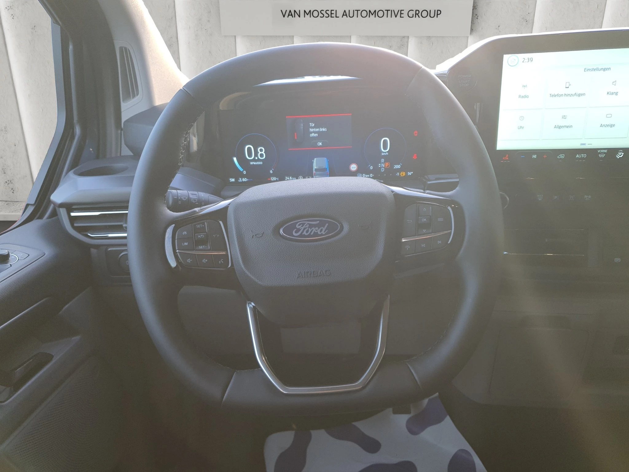 Ford-Tourneo Custom-image-12