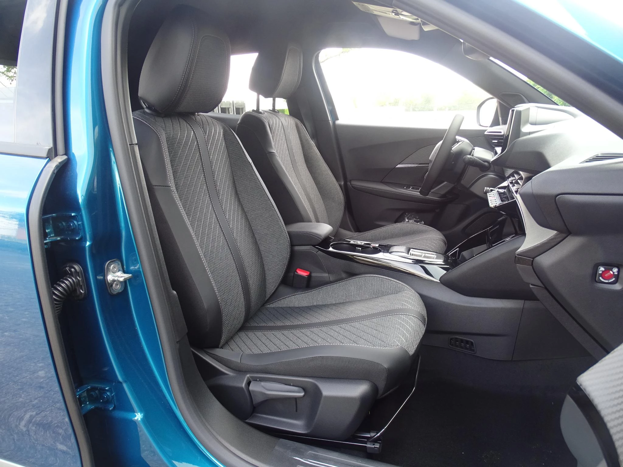 Peugeot-2008-image-12