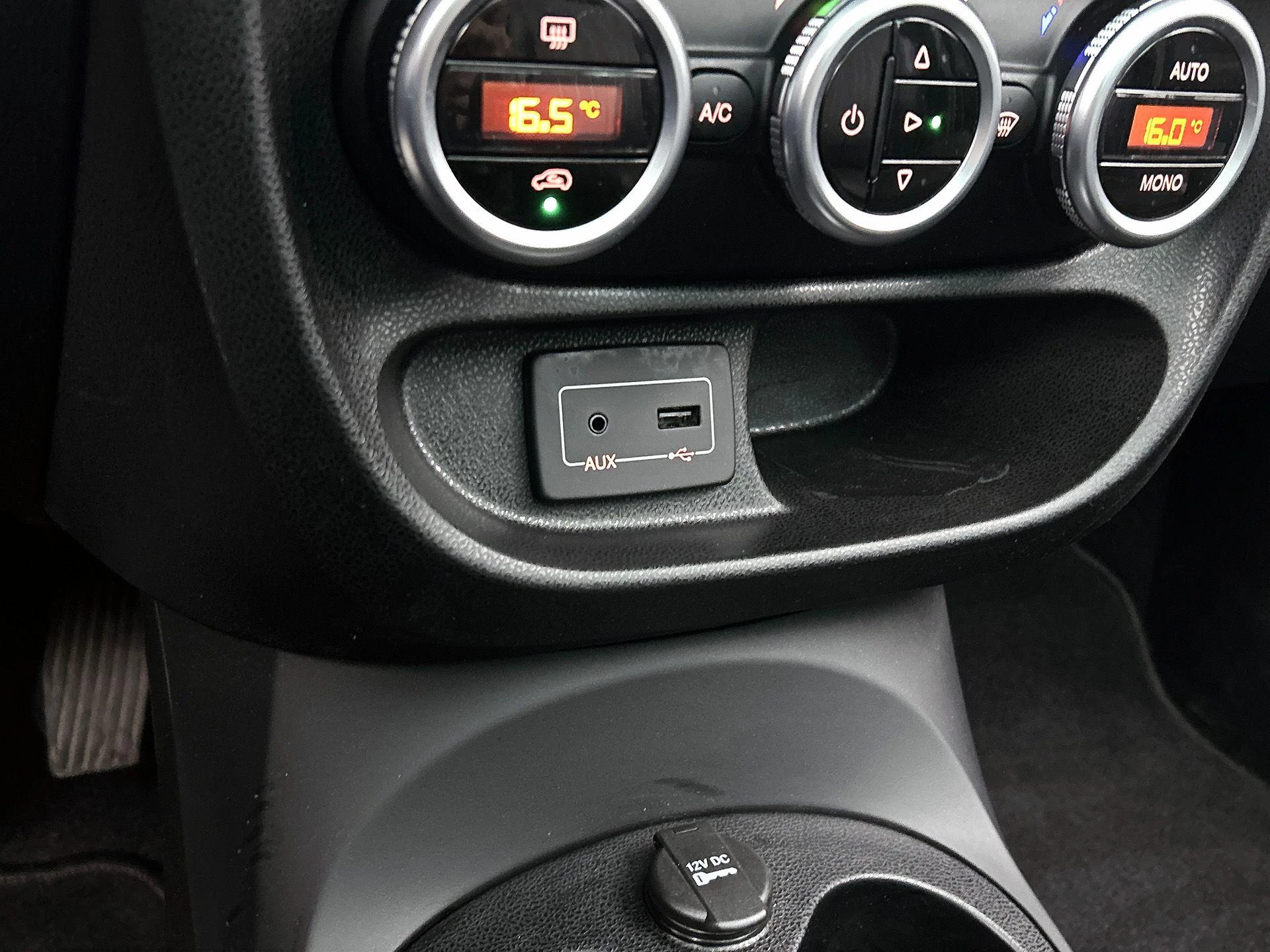 Fiat-500L-image-30