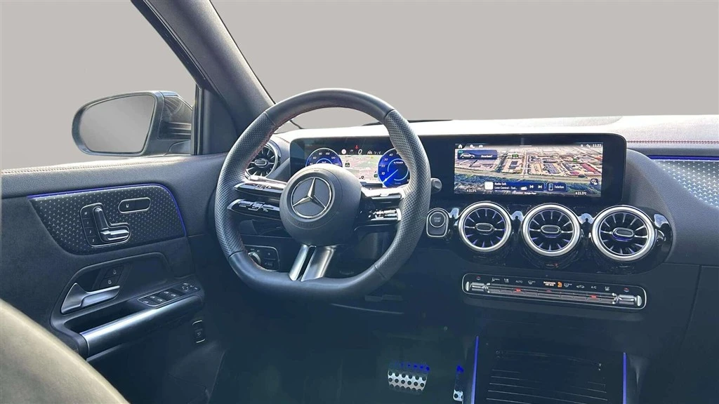 Mercedes-Benz-EQA-image-11