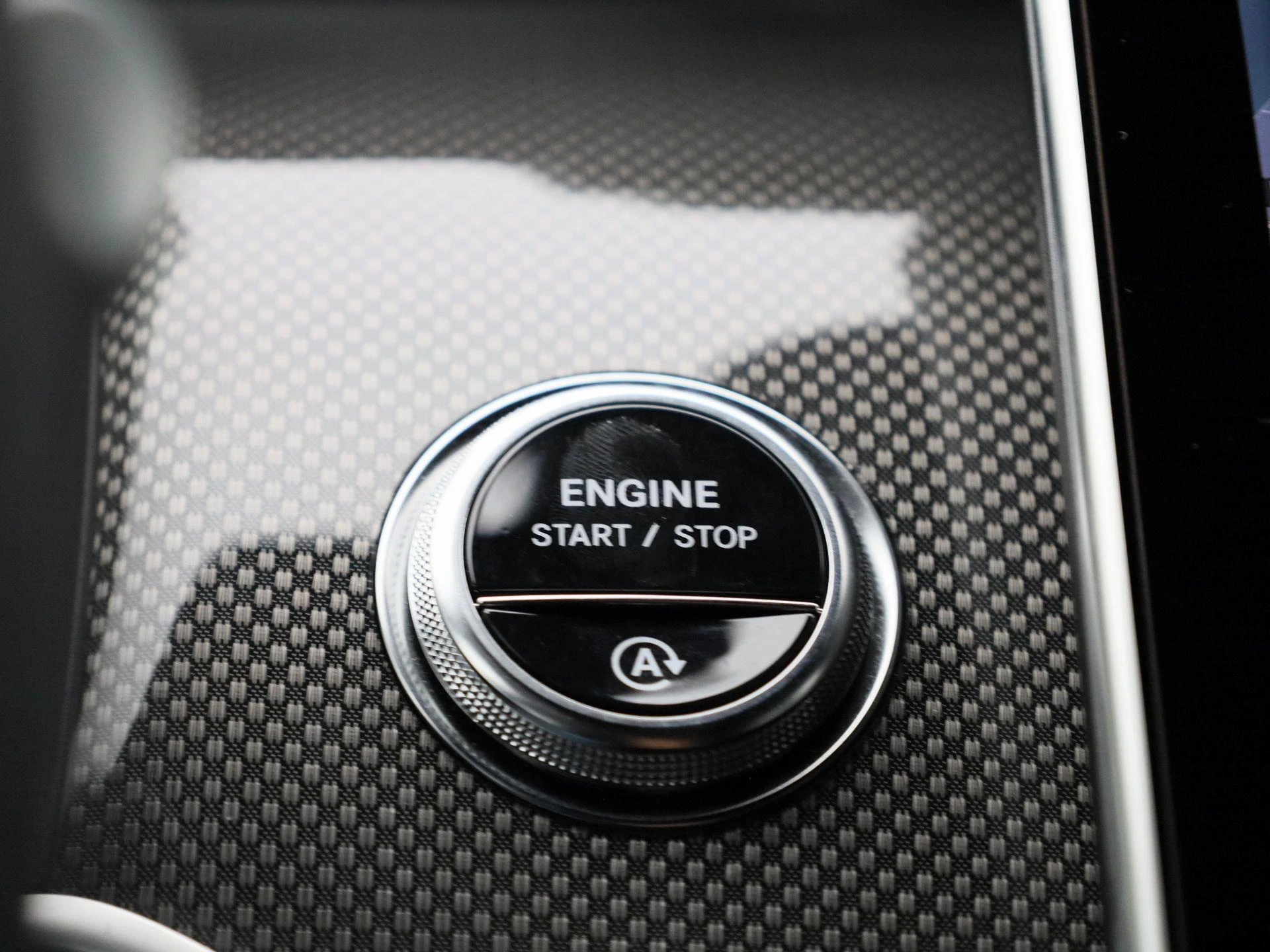Mercedes-Benz-GLC-image-26