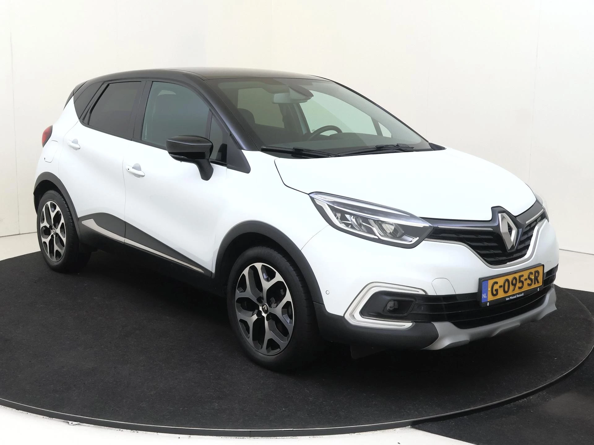 Renault-Captur-image-1