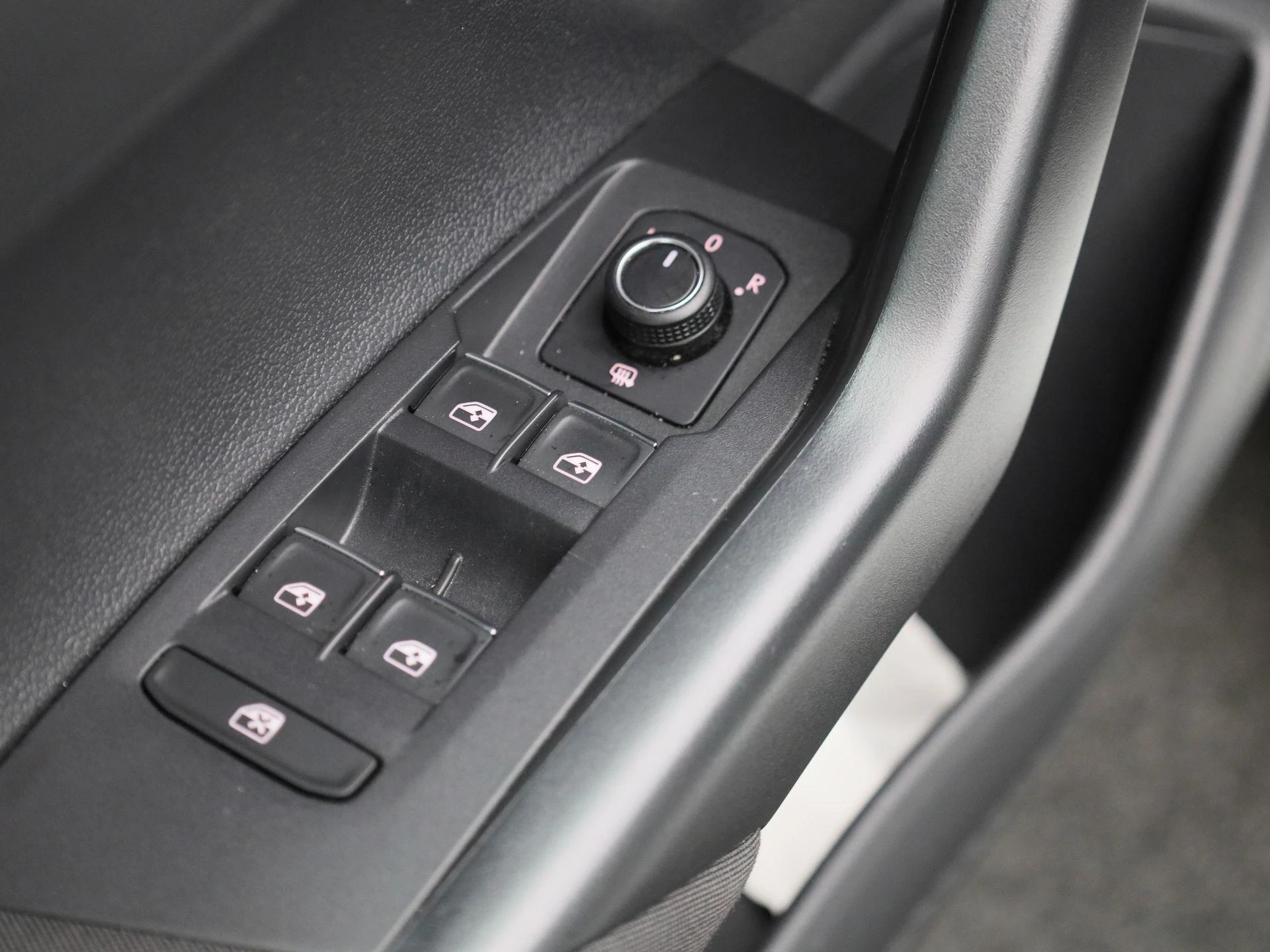 Volkswagen-Polo-image-32