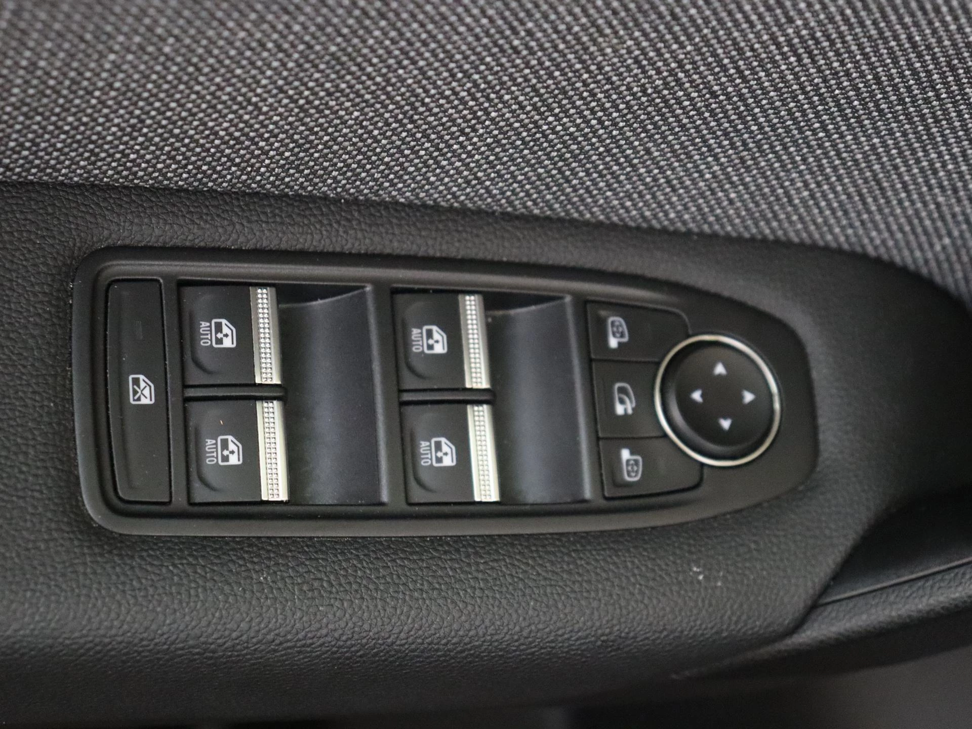 Renault-Captur-image-22