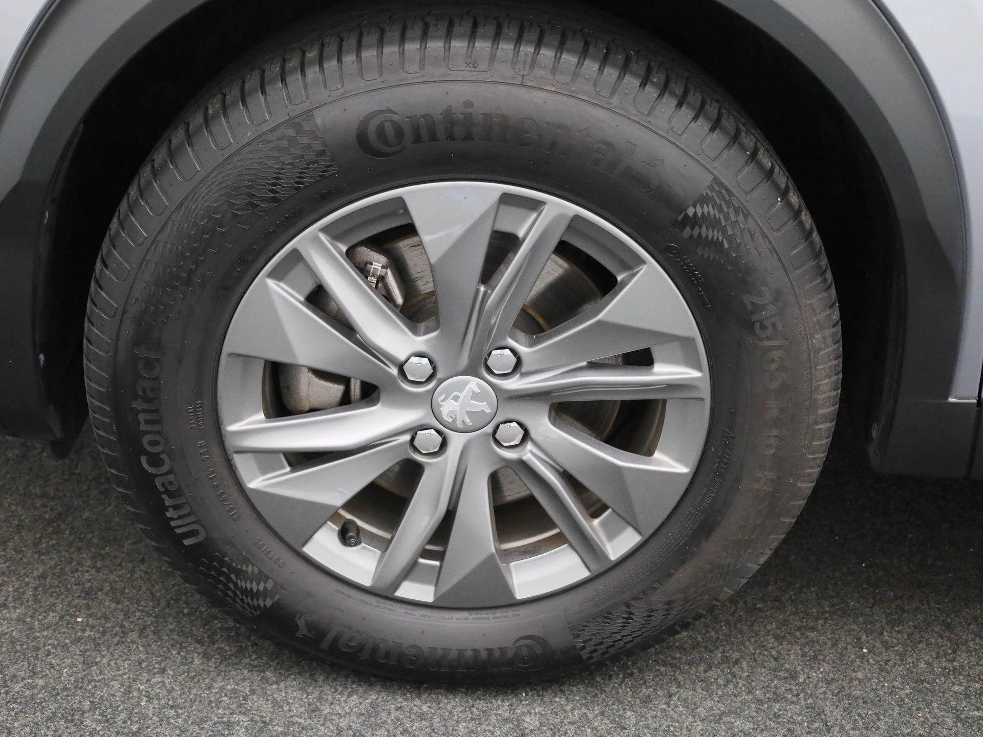 Peugeot-e-2008-image-14