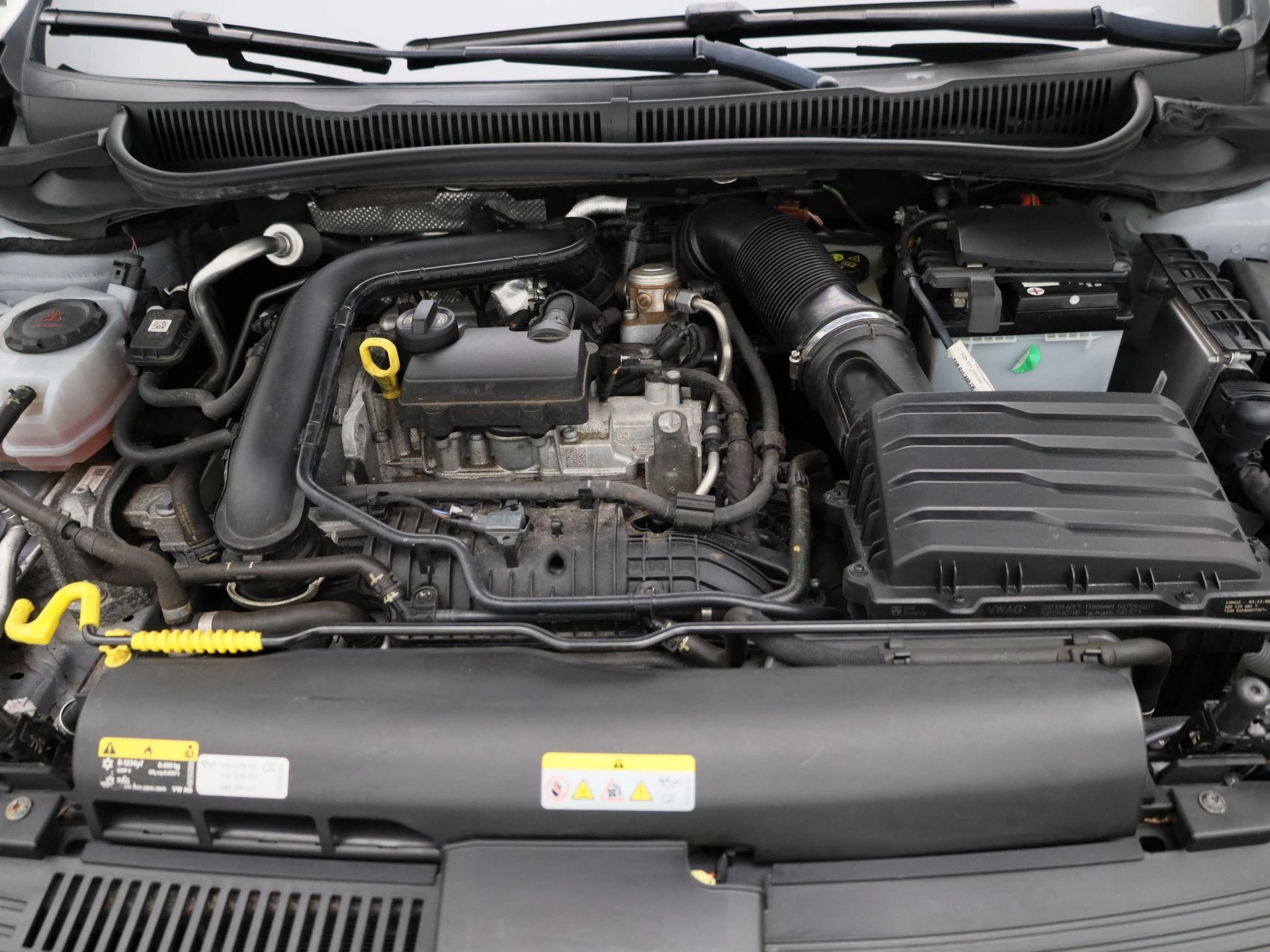 Volkswagen-Polo-image-28
