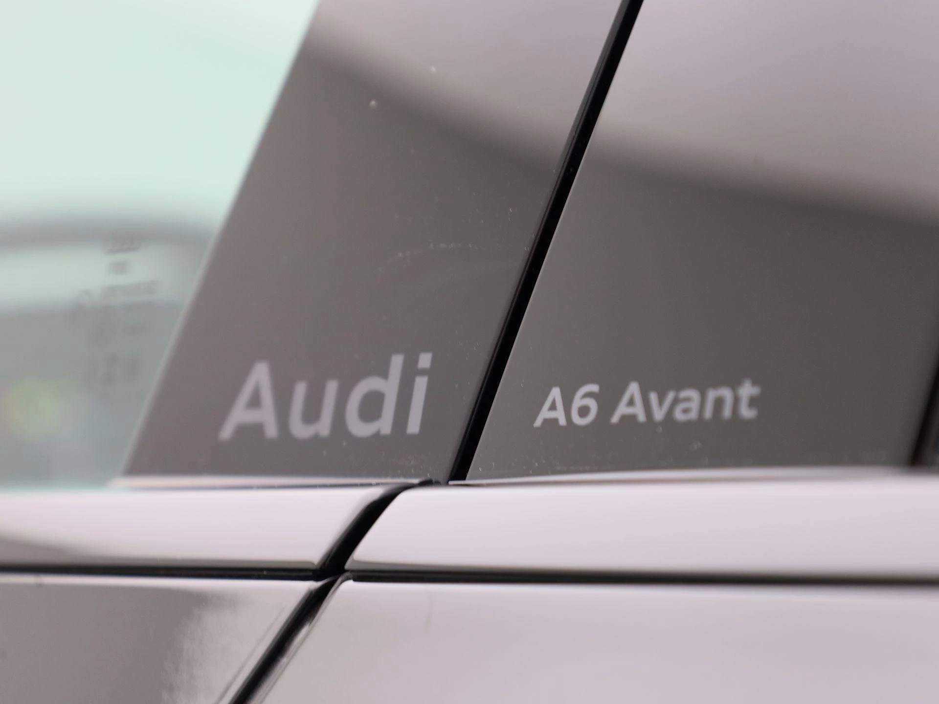 Audi A6 Avant 2.0 e-hybrid quattro S edition 299 PK