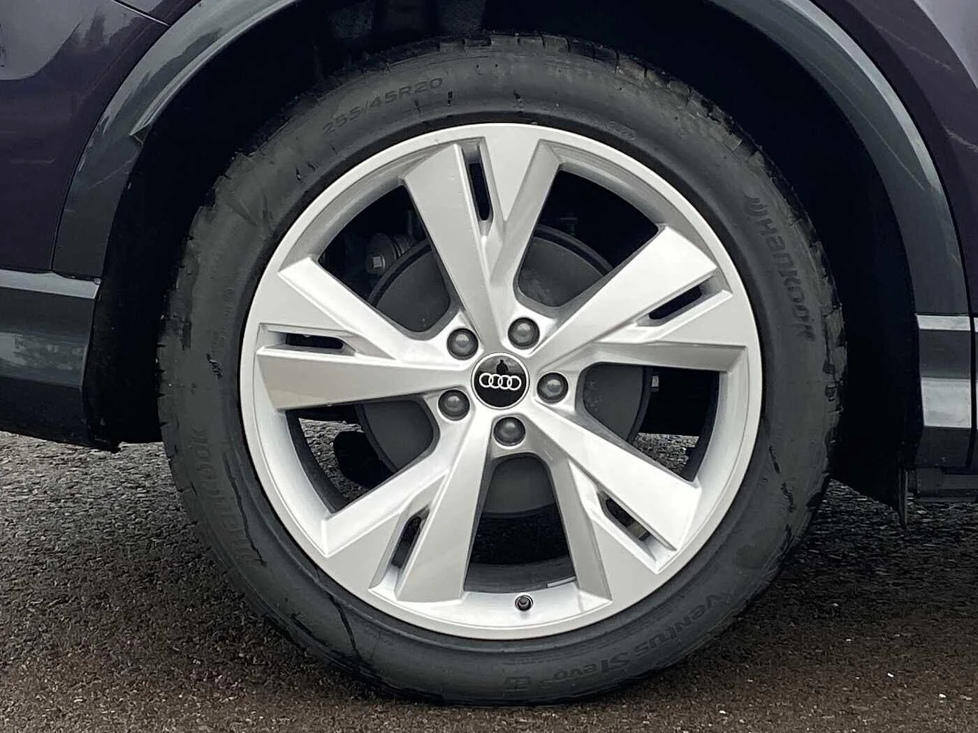 Audi-Q4 Sportback e-tron-image-4