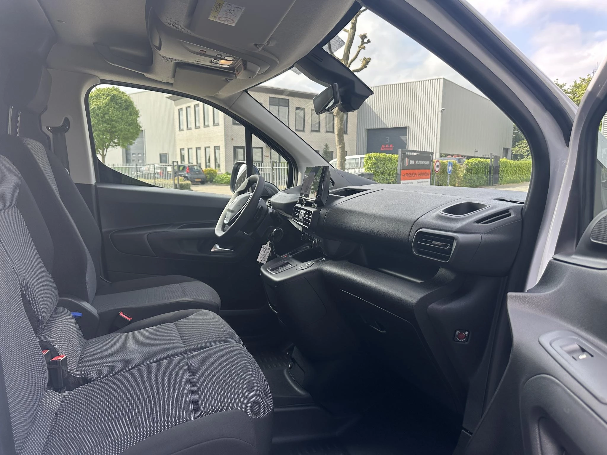 Peugeot-Partner-image-17