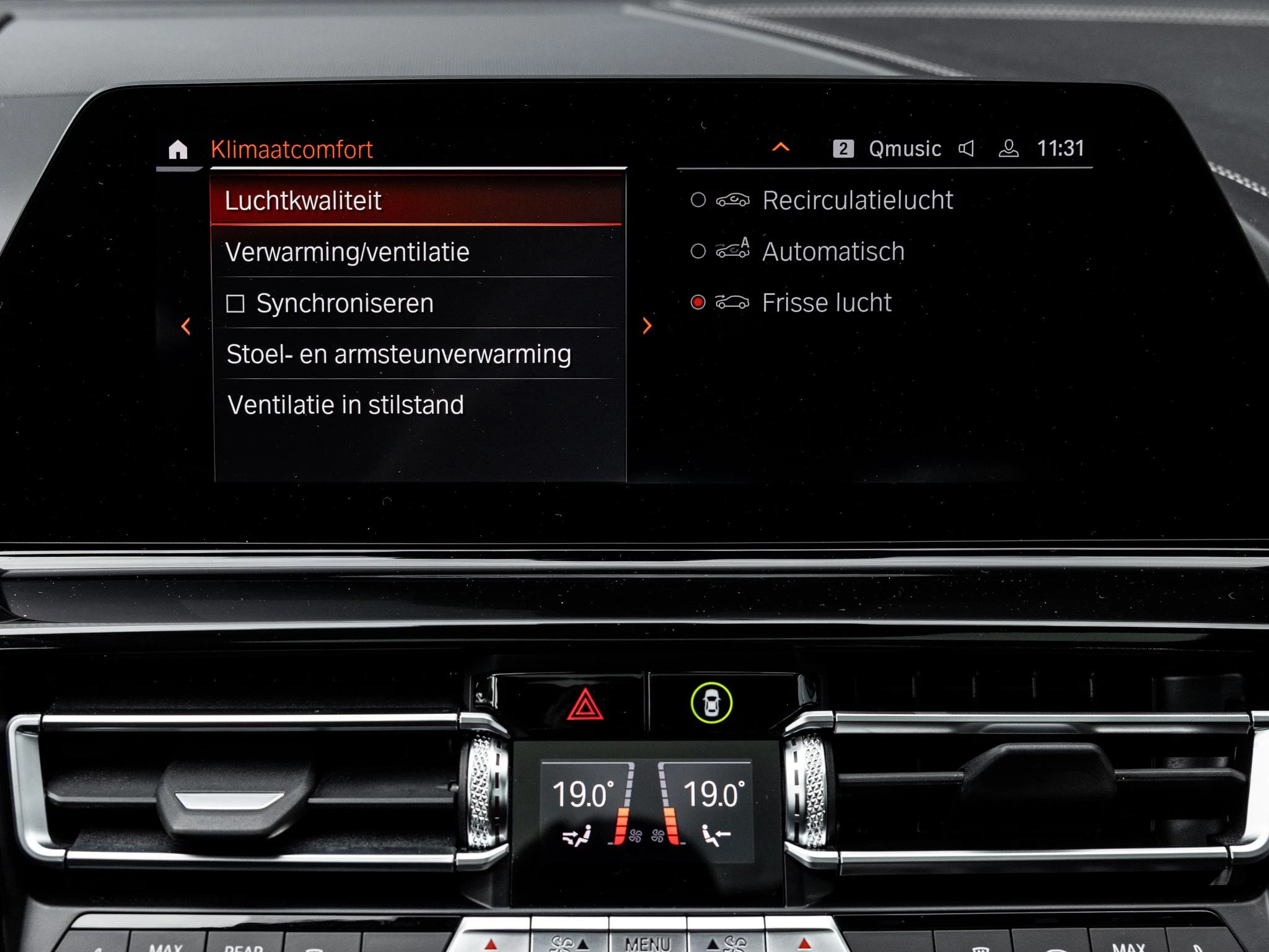 BMW-8 Serie-image-33