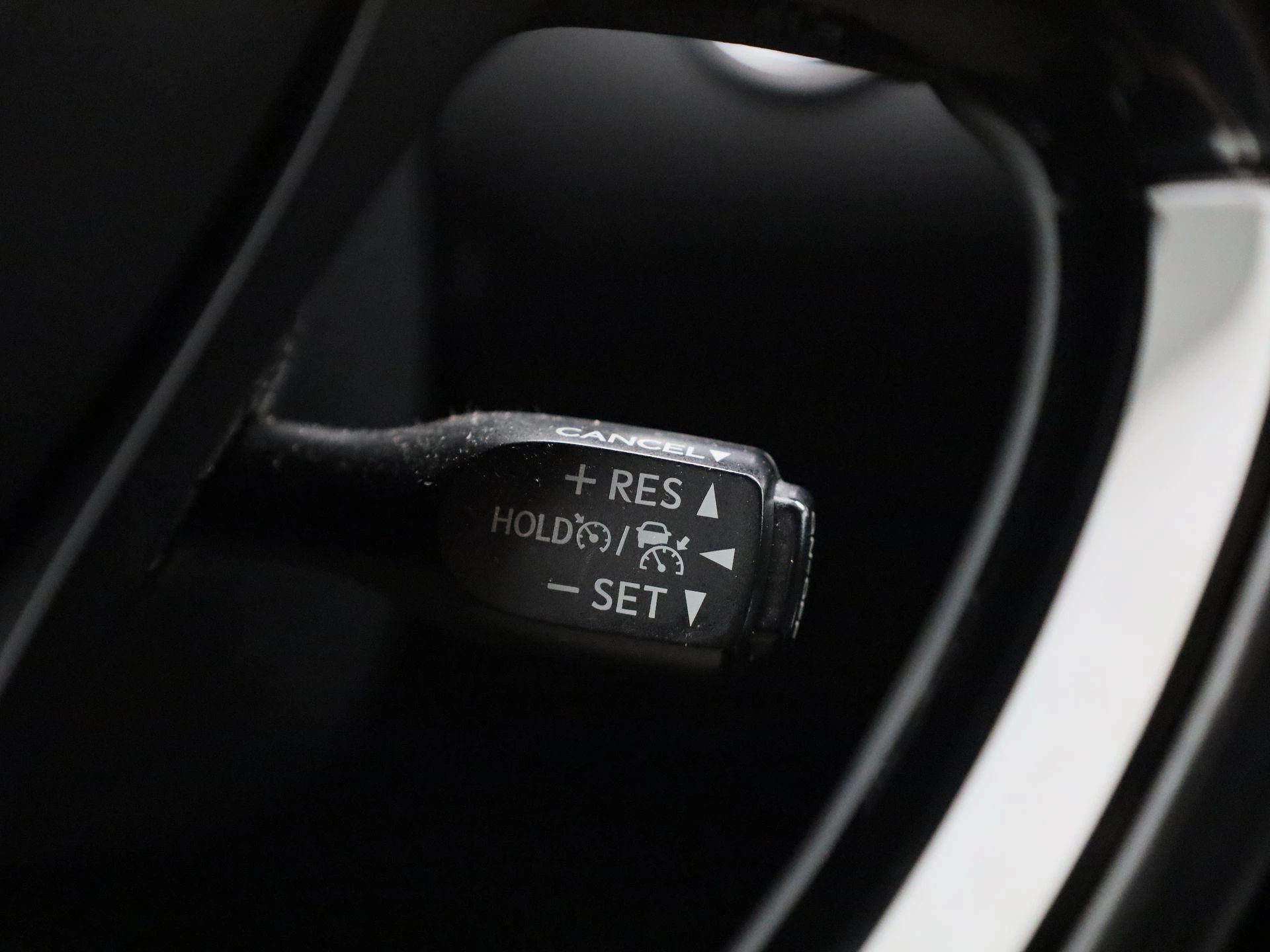 Toyota-C-HR-image-23