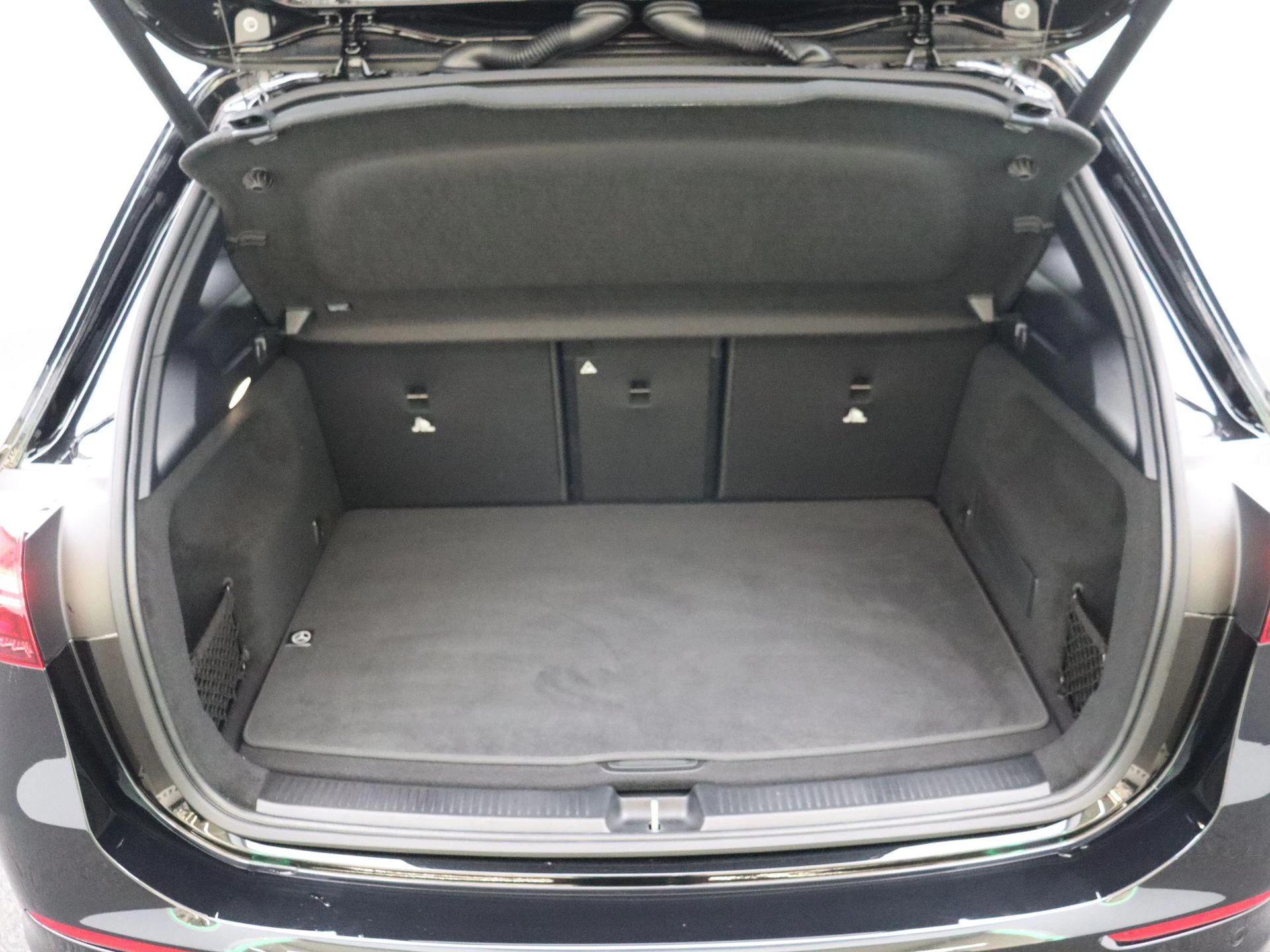 Mercedes-Benz B-Klasse 220 4MATIC AMG Line + PREMIUM PLUS PACK + CARPLAY + PANO +