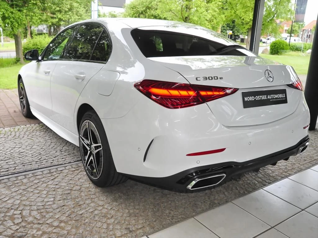 Mercedes-Benz-C-Klasse 300 e-image-5