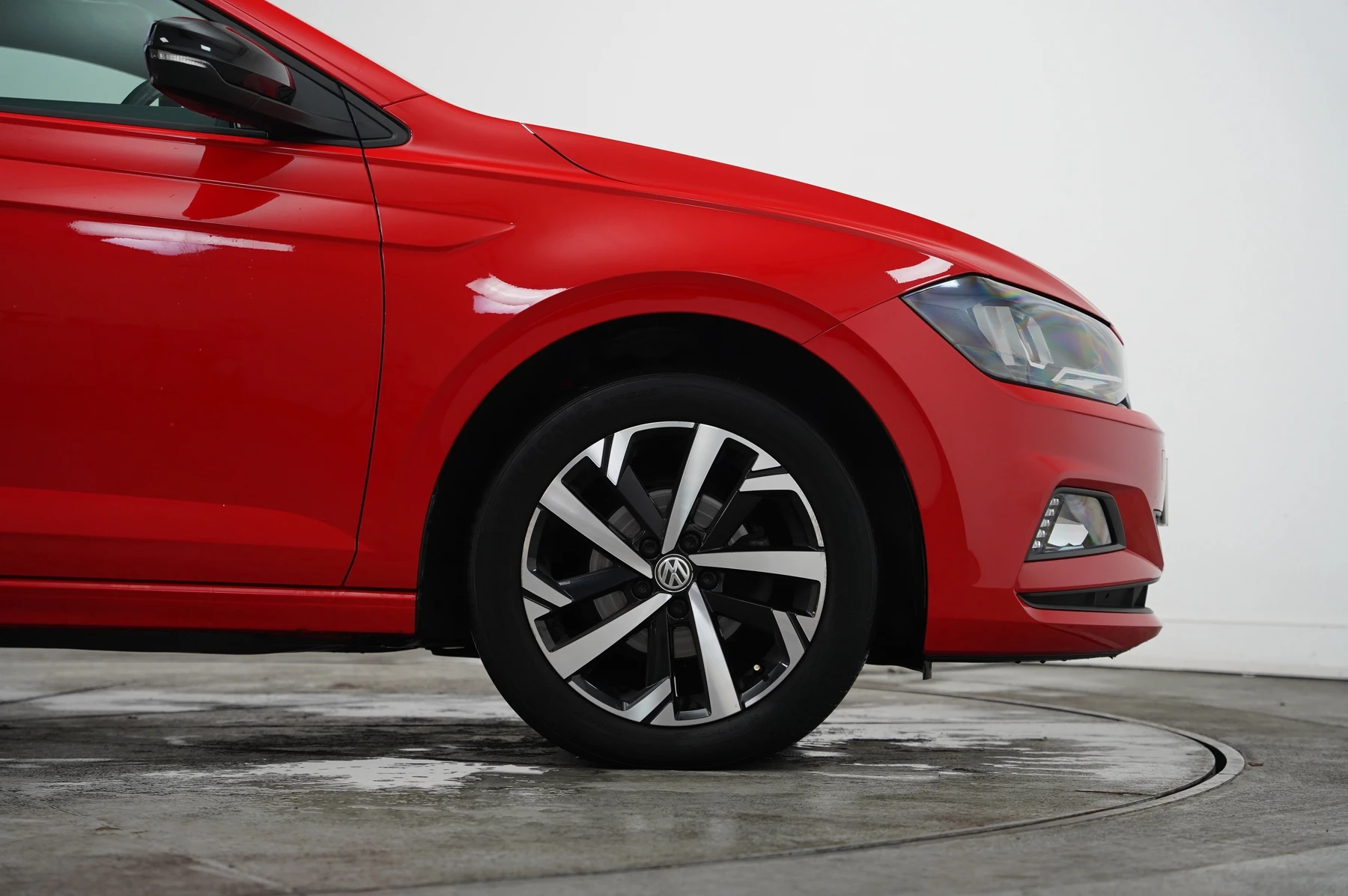 Volkswagen-Polo-image-32