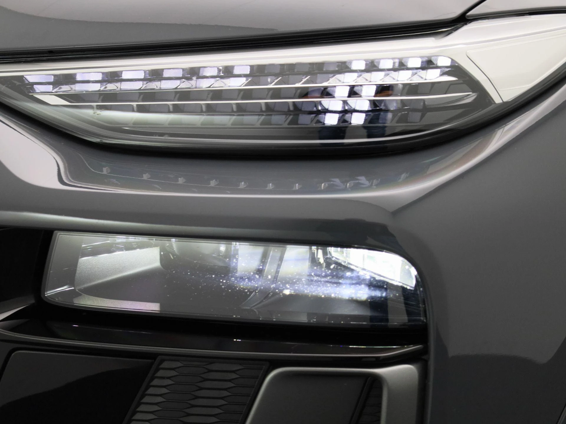 Audi-Q6 e-tron-image-14