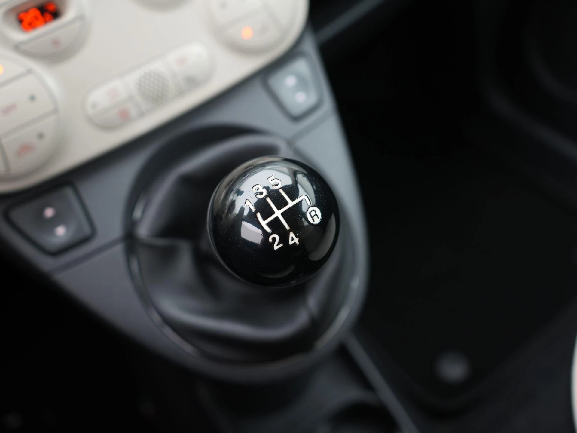 Fiat-500C-image-14