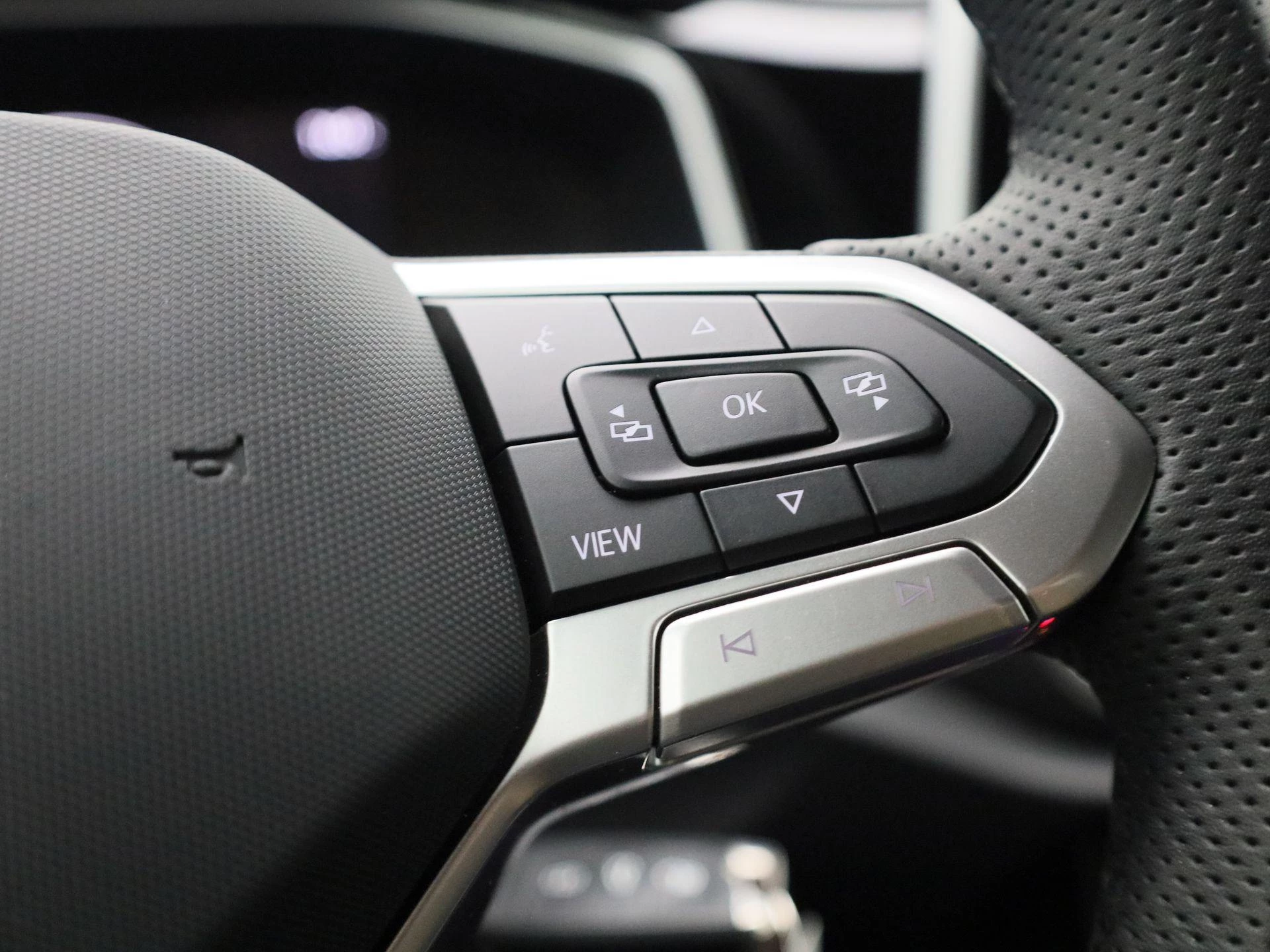 Volkswagen-T-Roc-image-20