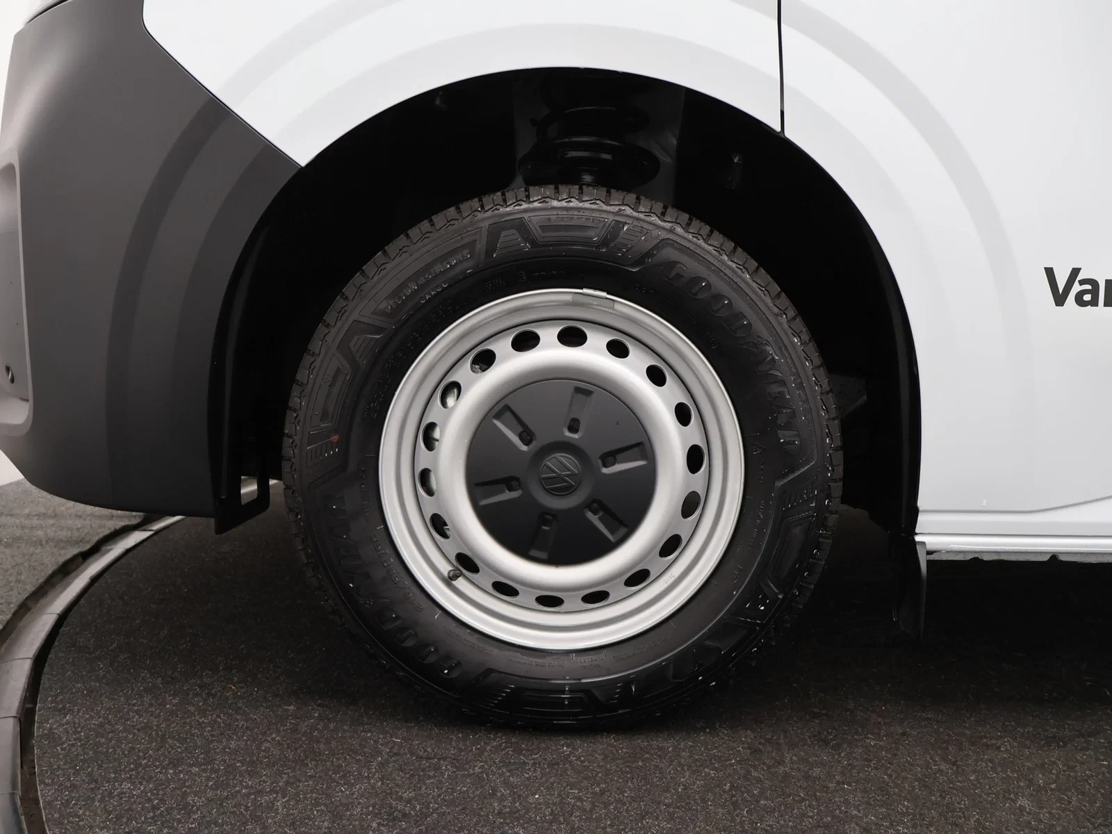 Volkswagen-Transporter-image-18