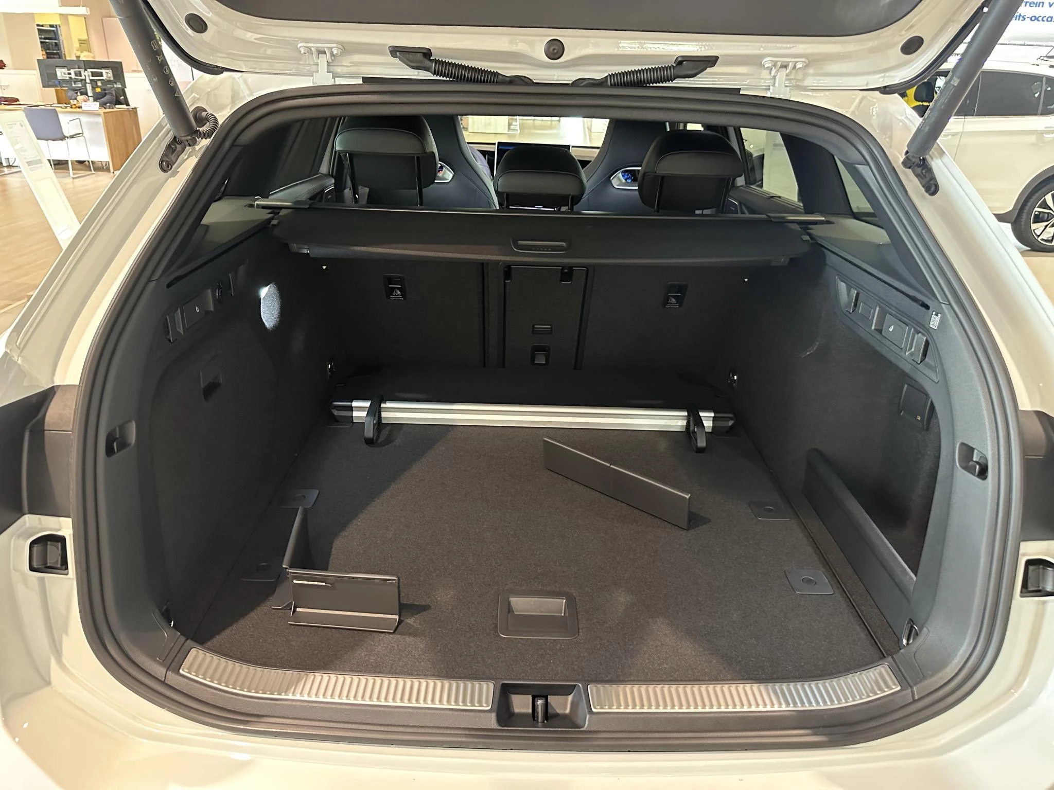 Volkswagen-Passat-image-13