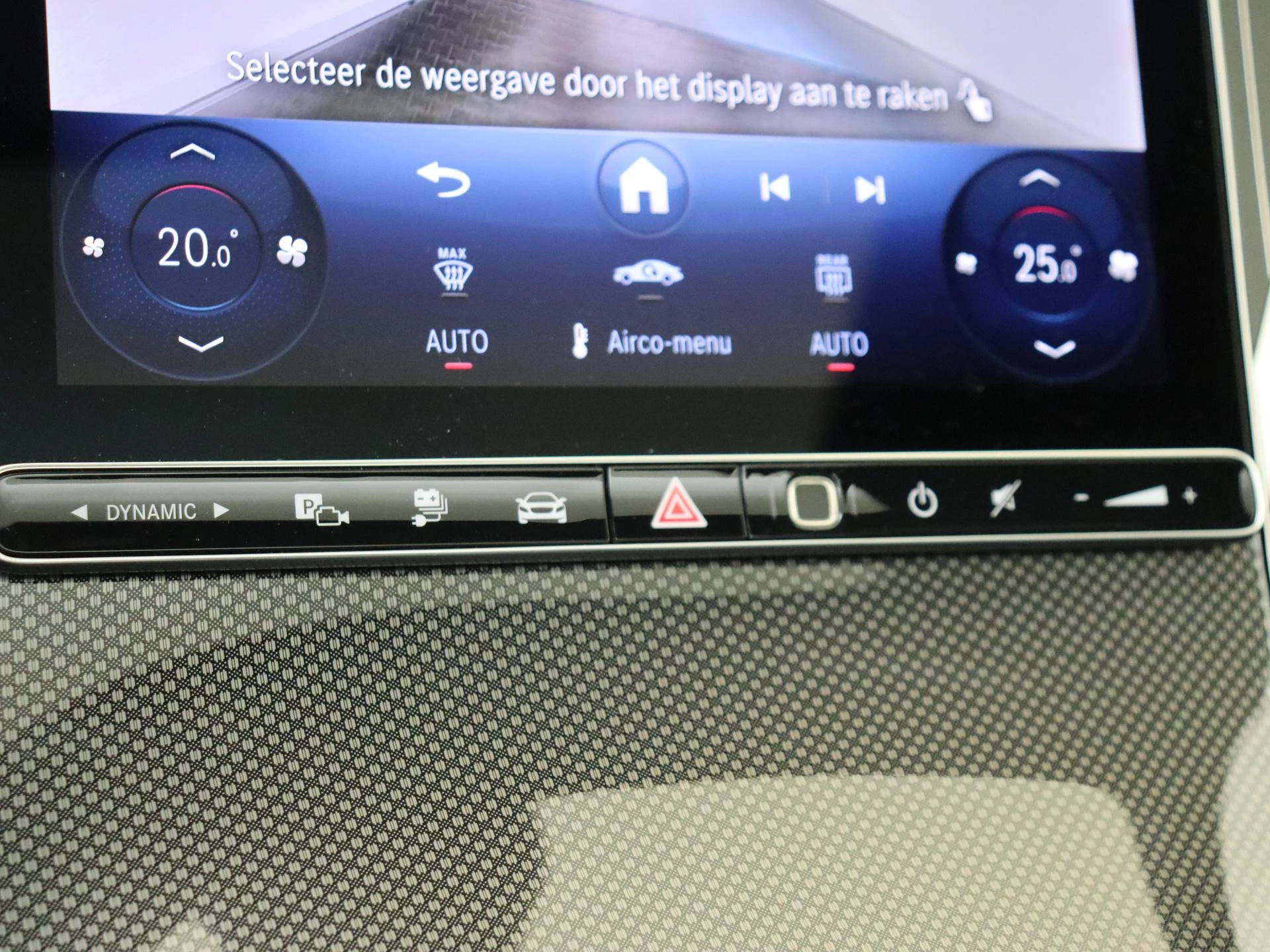 Mercedes-Benz-GLC-image-22