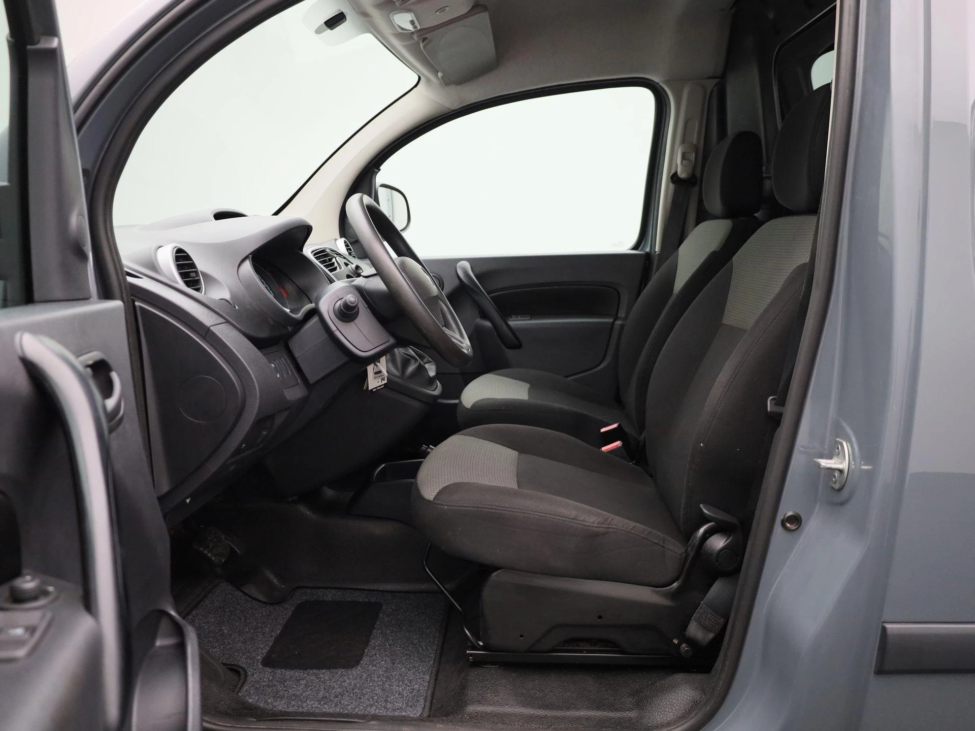 Renault-Kangoo Z.E.-image-10