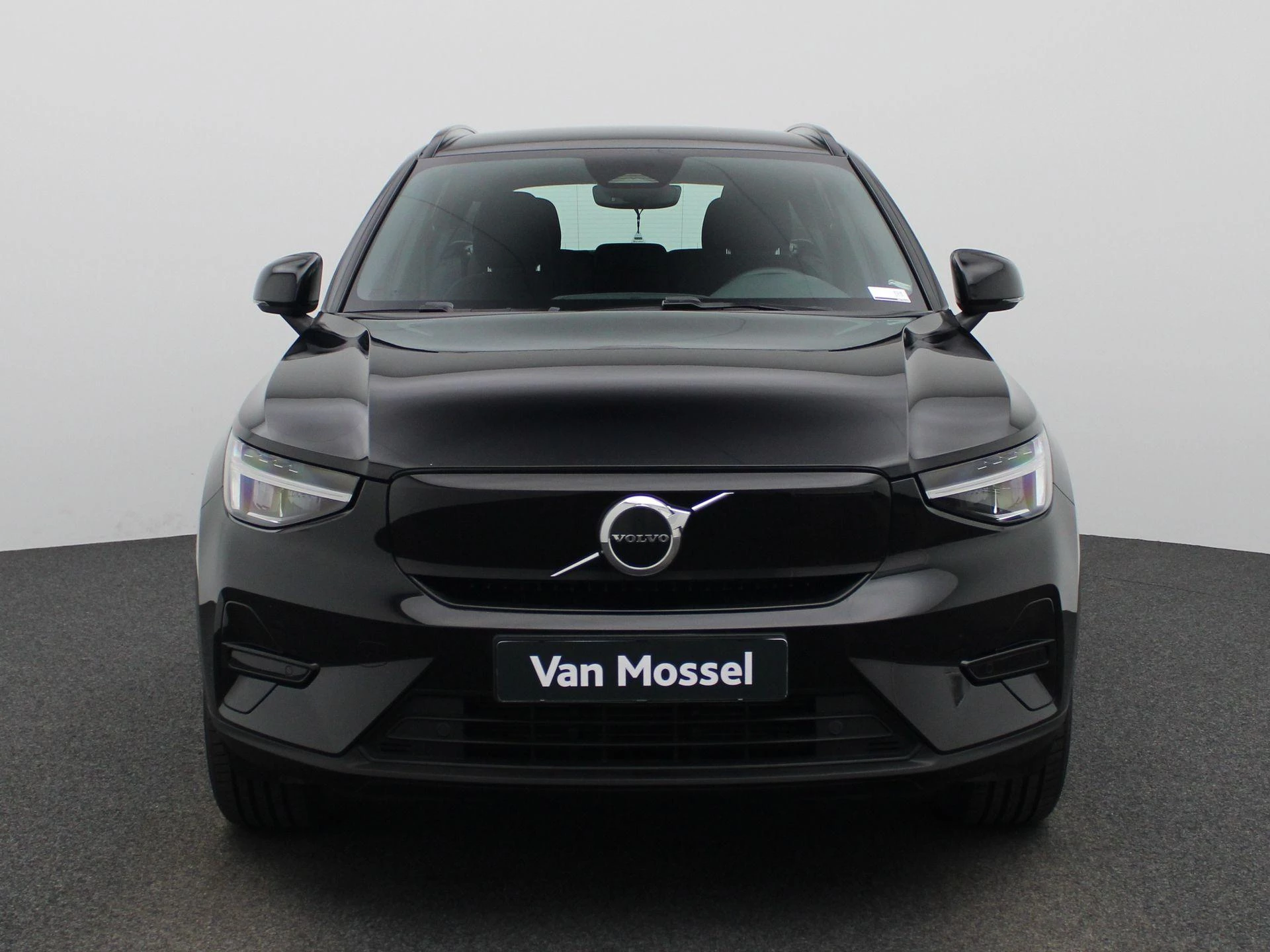 Volvo-XC40-image-2