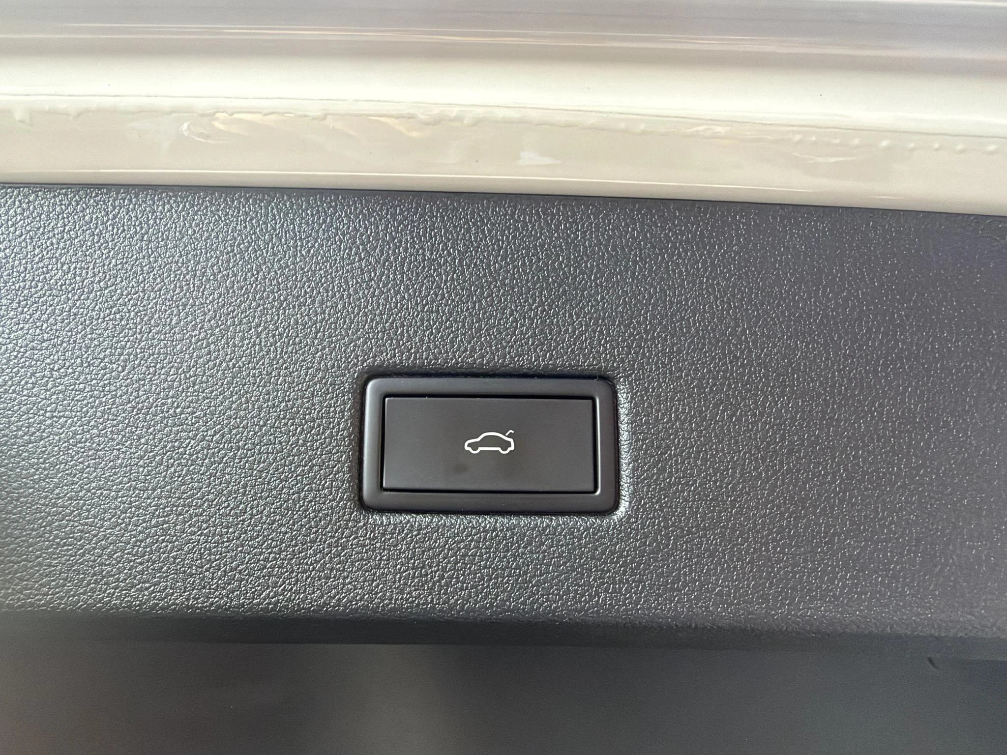 Volkswagen-T-Roc-image-9