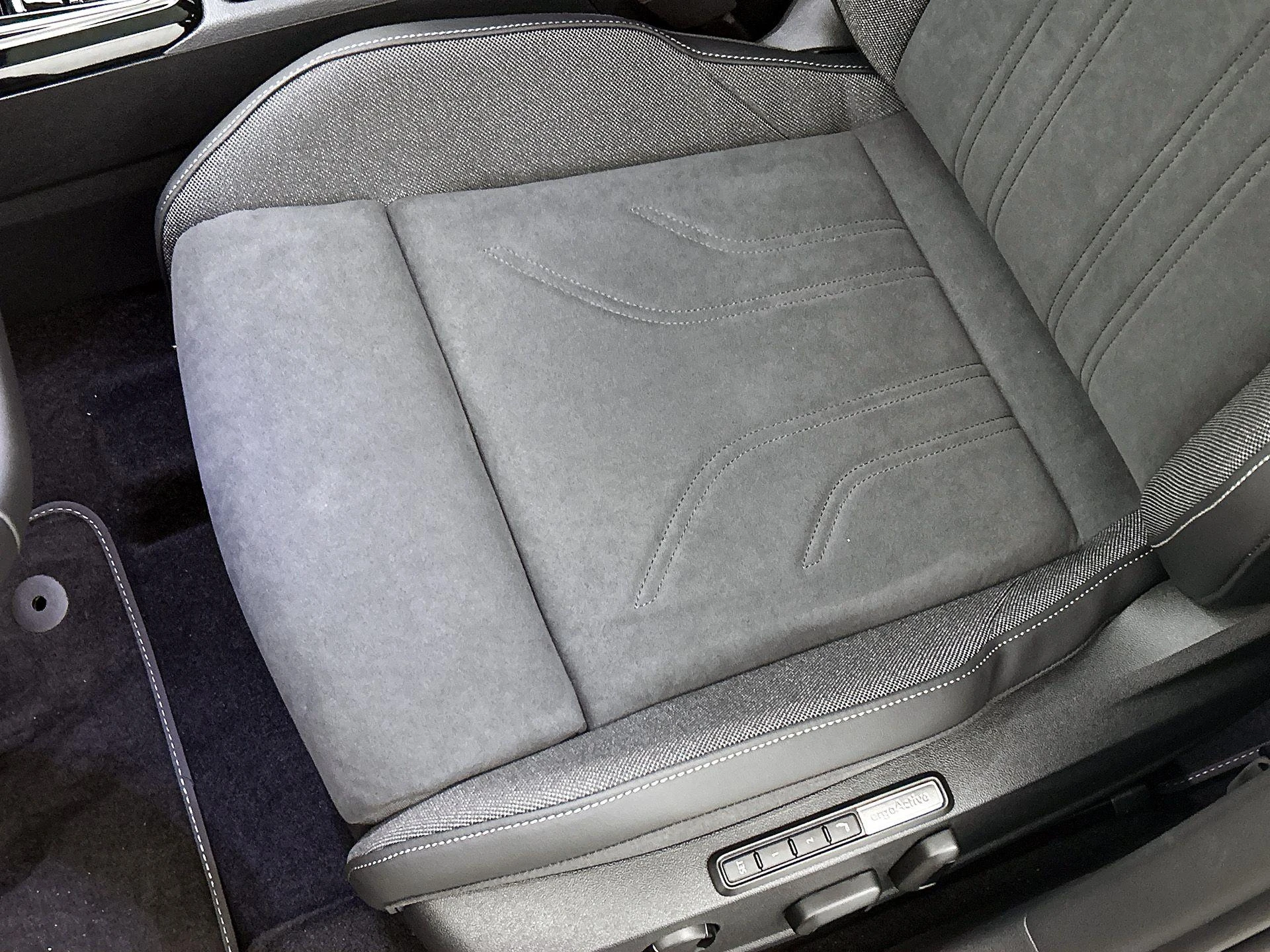 Volkswagen-Golf-image-19