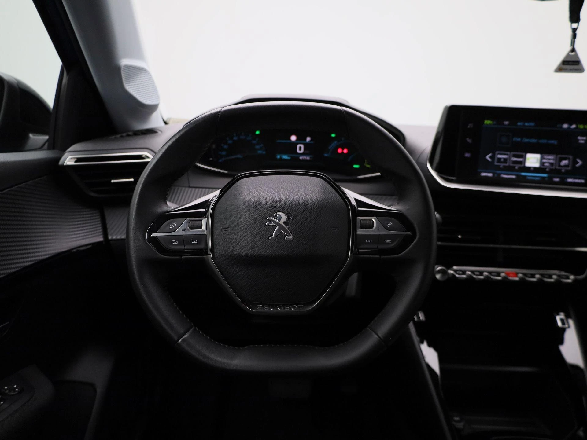 Peugeot-e-208-image-6