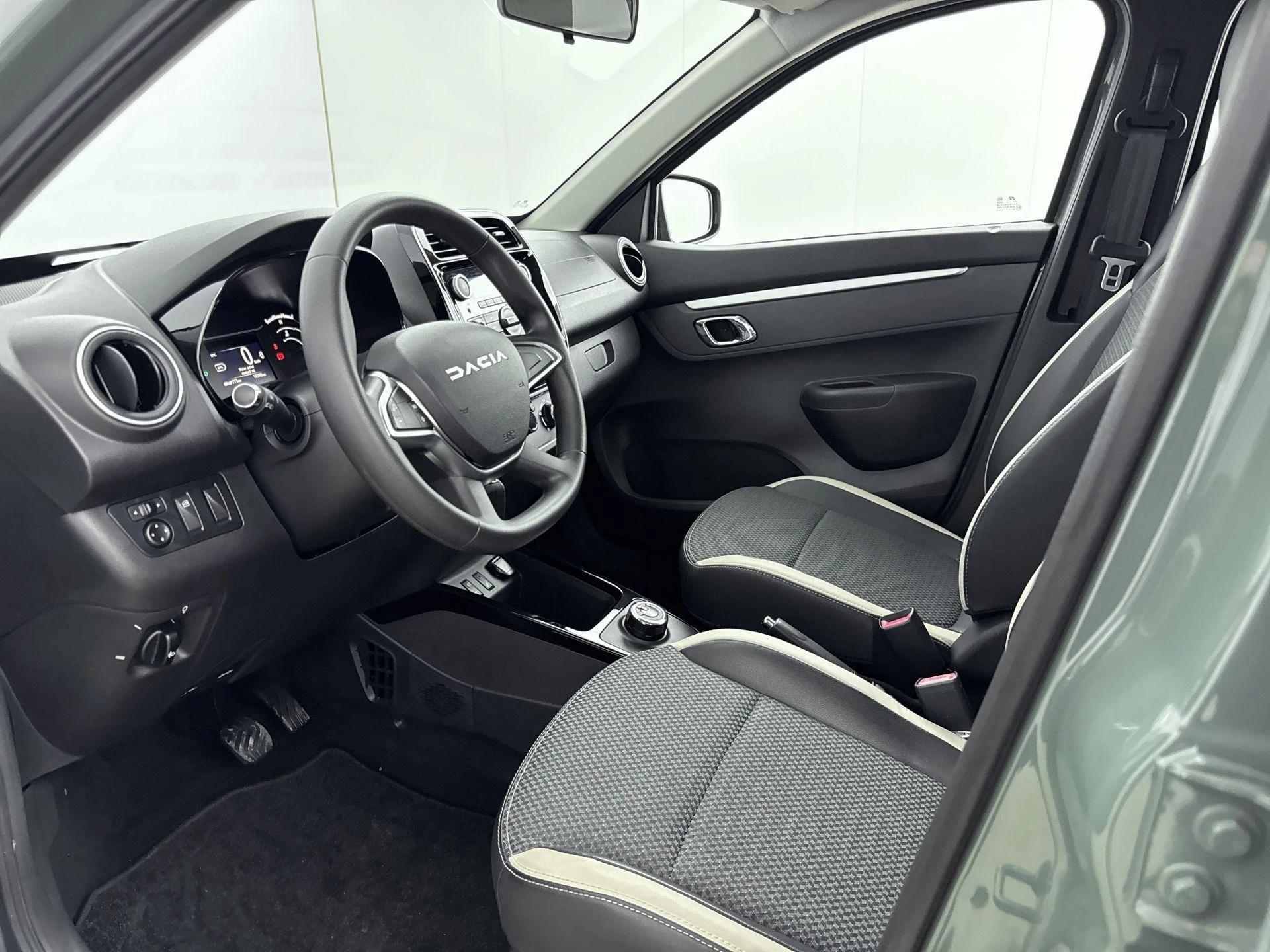 Dacia-Spring-image-10