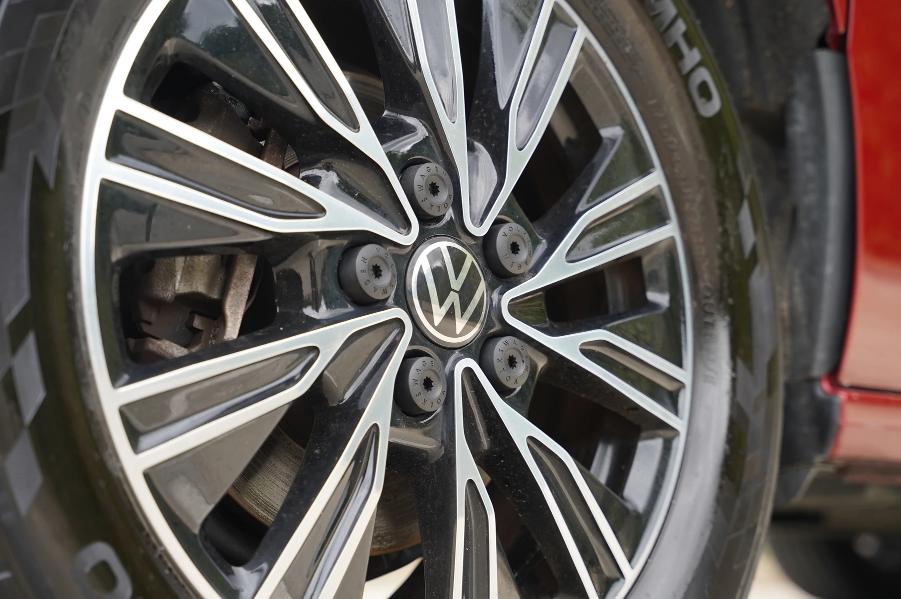 Volkswagen-Multivan-image-32