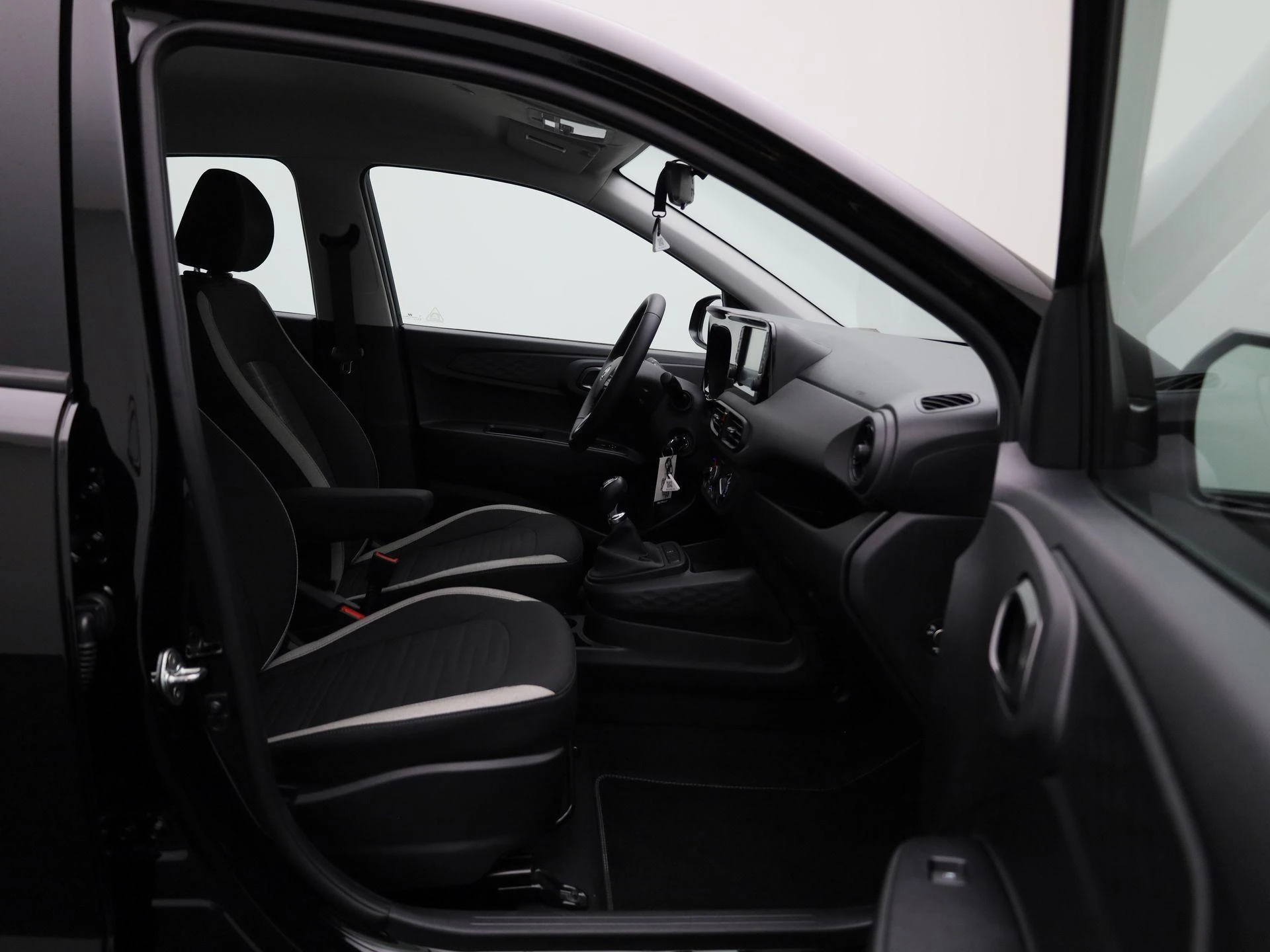 Hyundai-i10-image-32