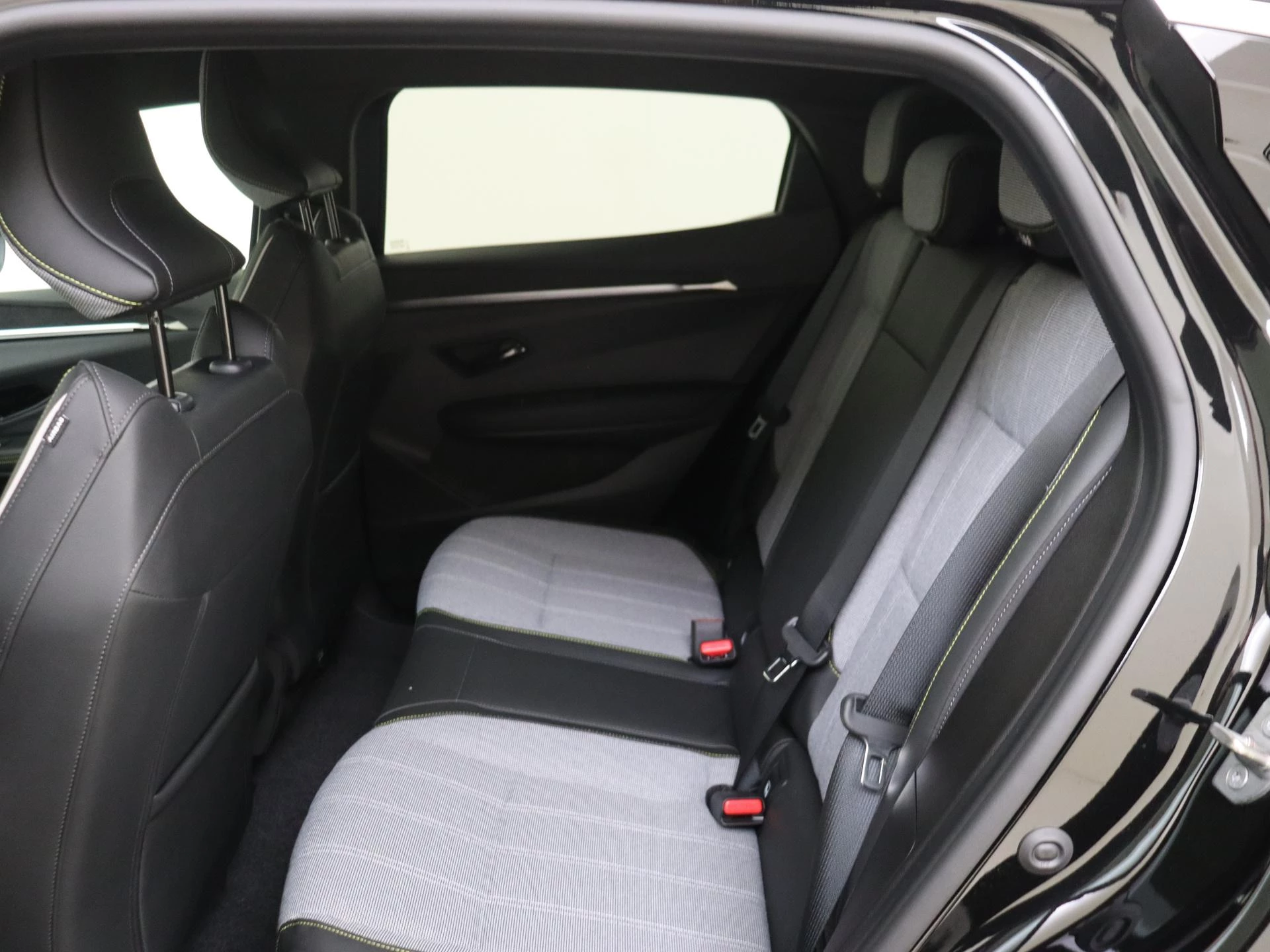 Renault-Megane E-Tech-image-5