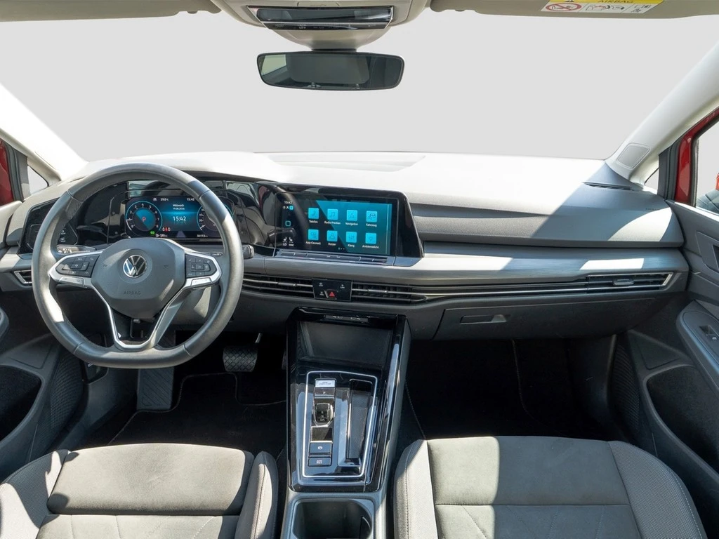 Volkswagen-Golf-image-9