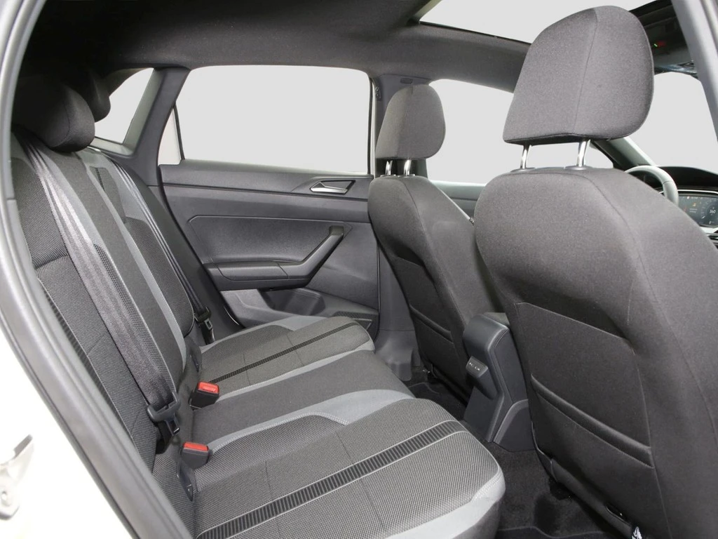 Volkswagen-Polo-image-10