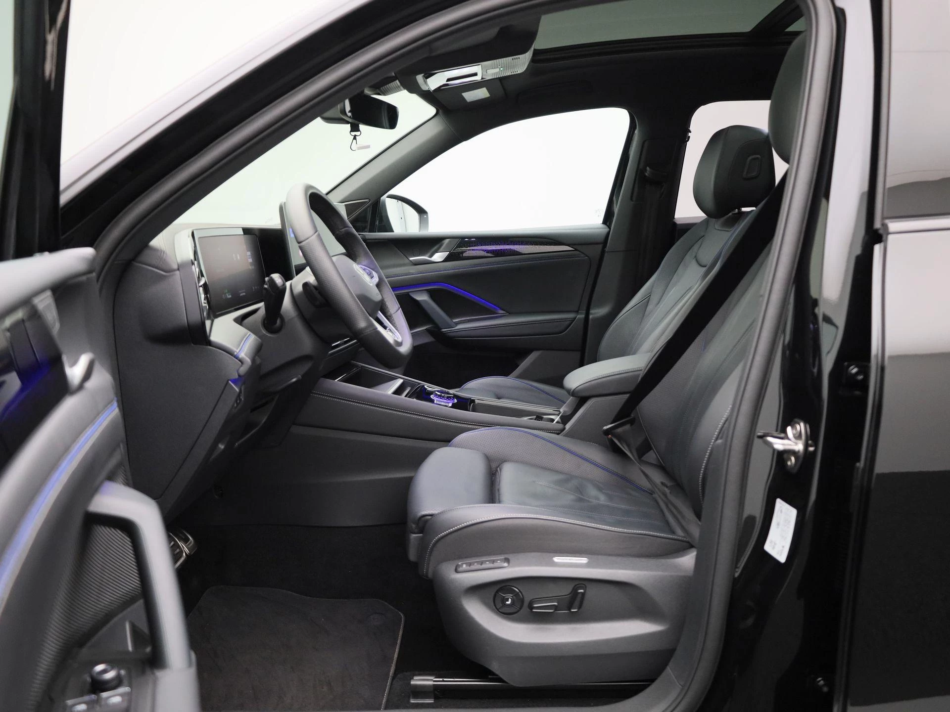 Volkswagen-Tiguan-image-10