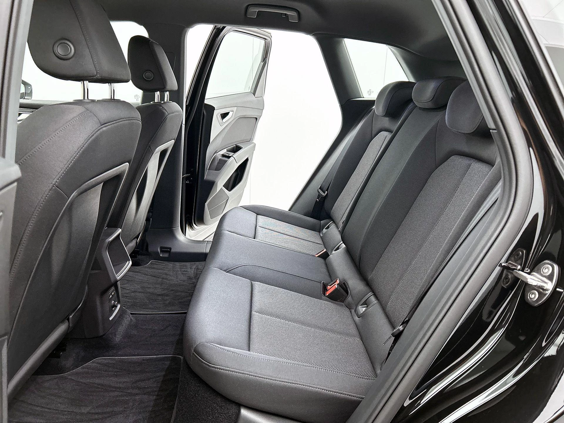 Audi-Q4 e-tron-image-23