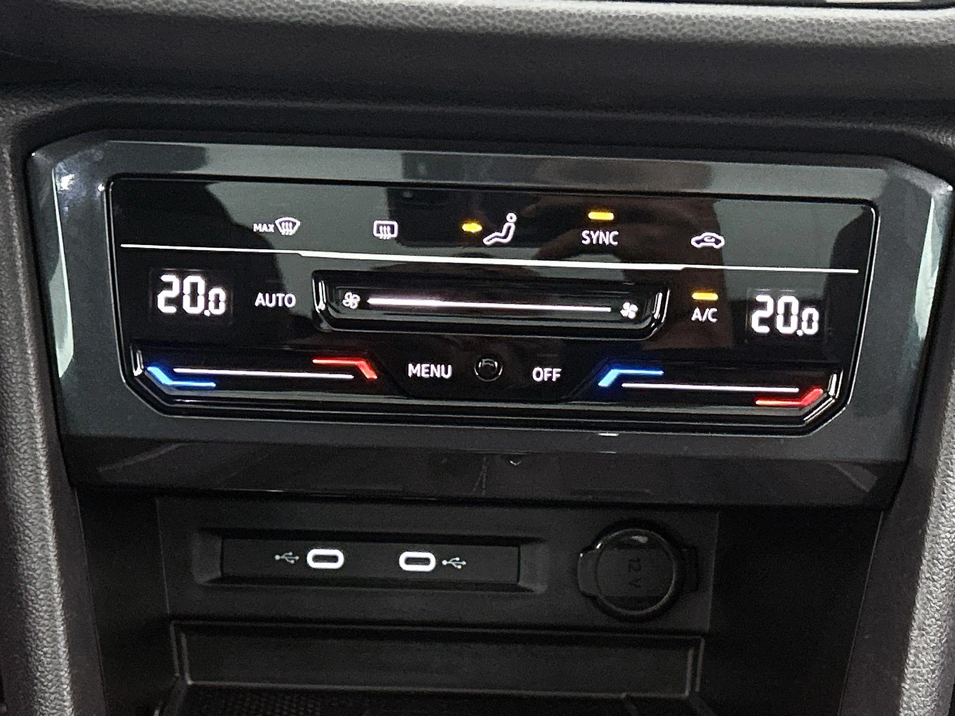 Volkswagen-Tiguan-image-15