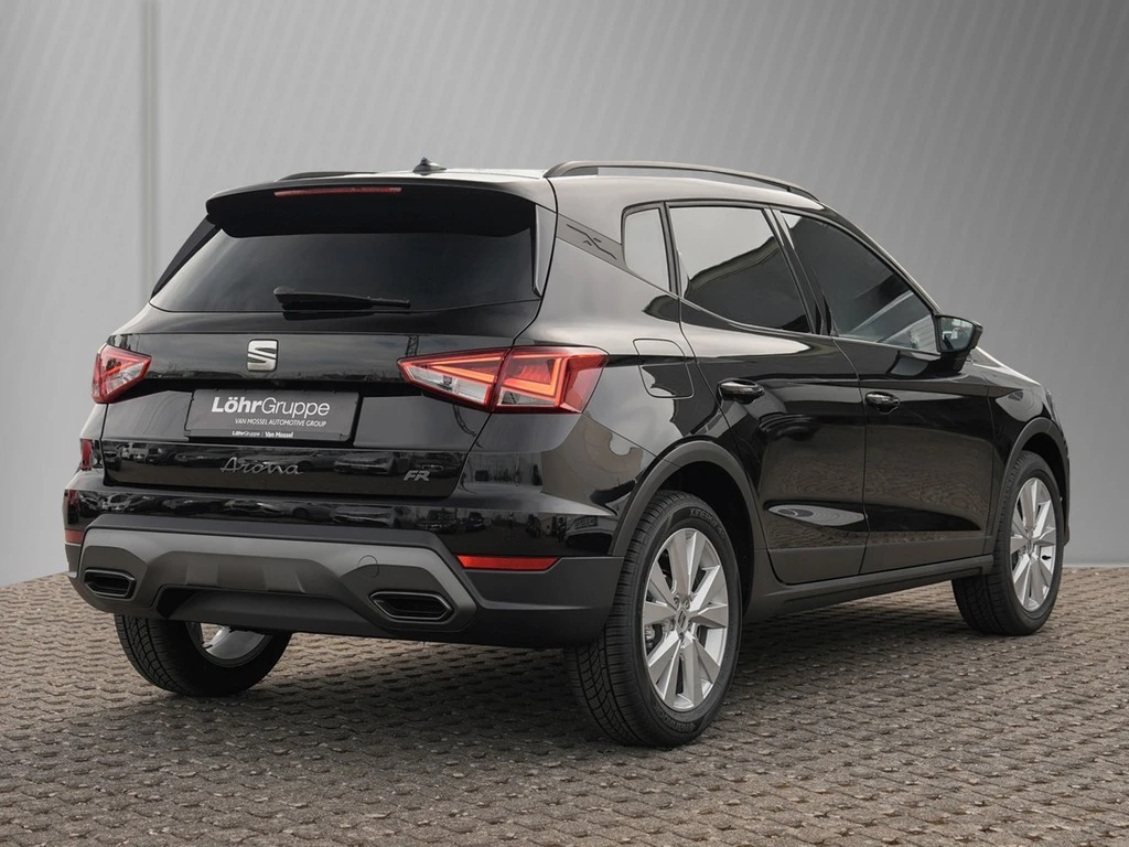 SEAT-Arona-image-3