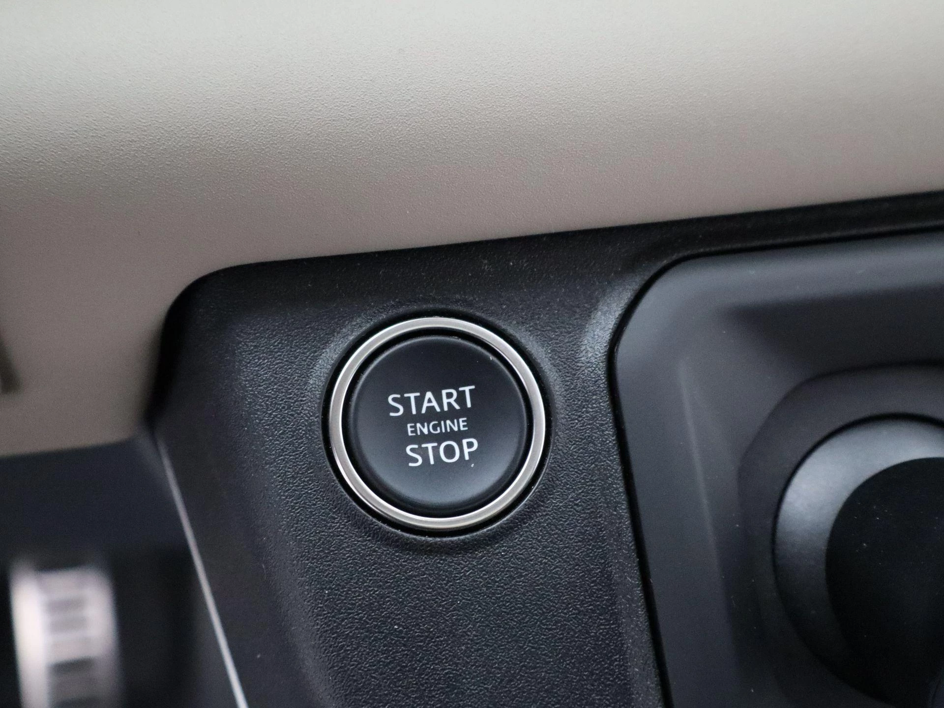 Land Rover-Defender-image-22