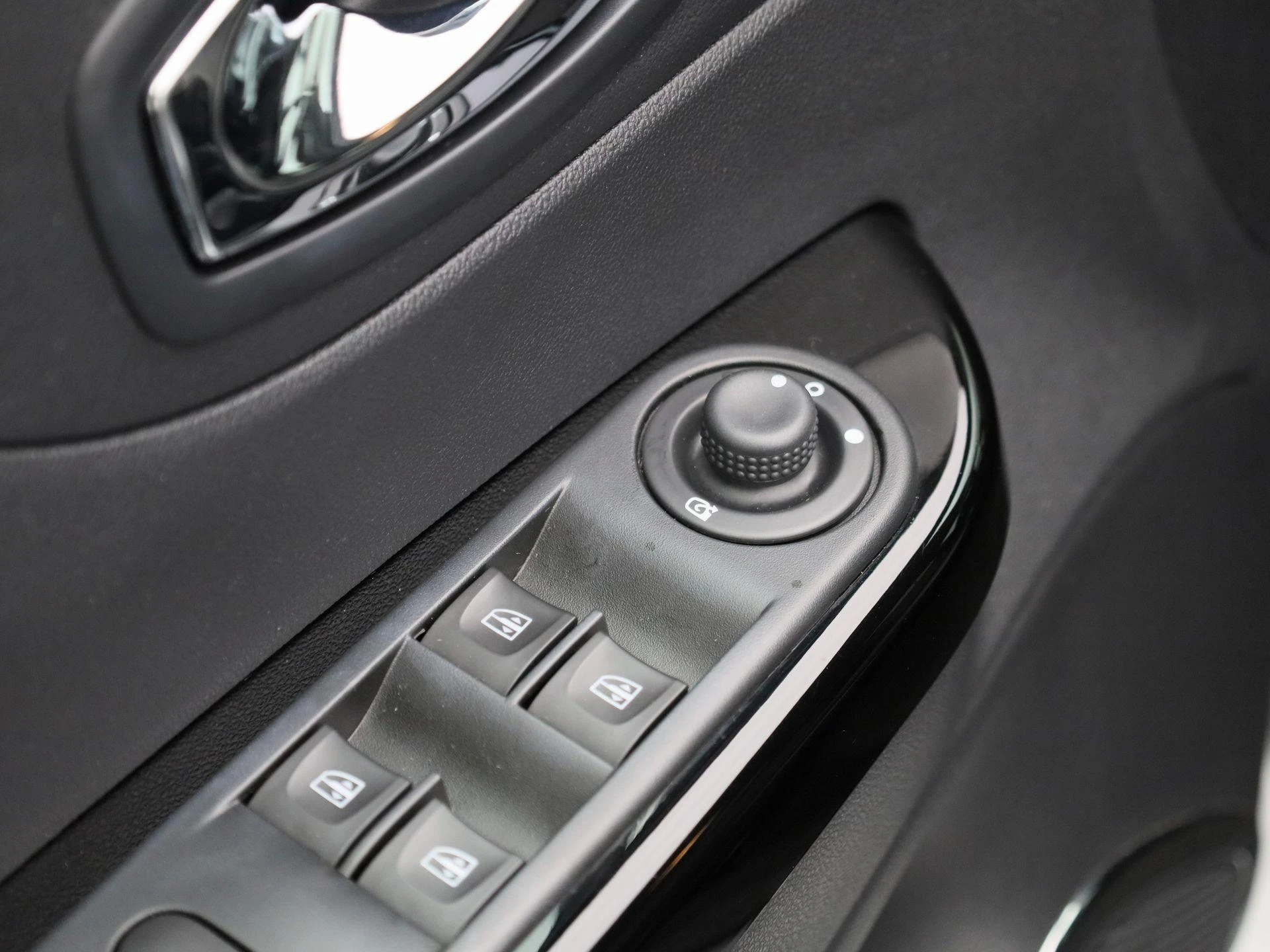 Renault-Captur-image-28